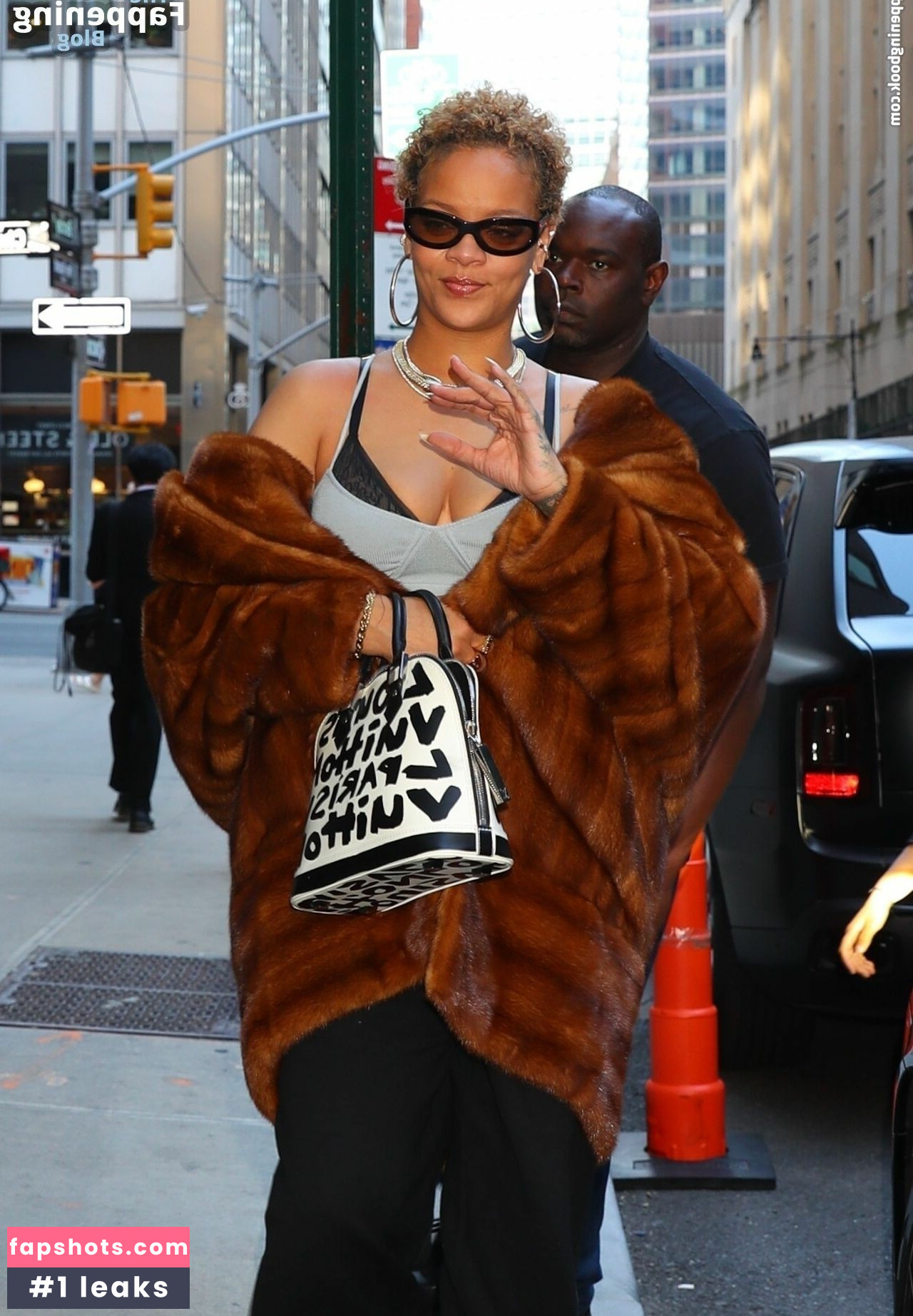 Rihanna gallery photo #1024