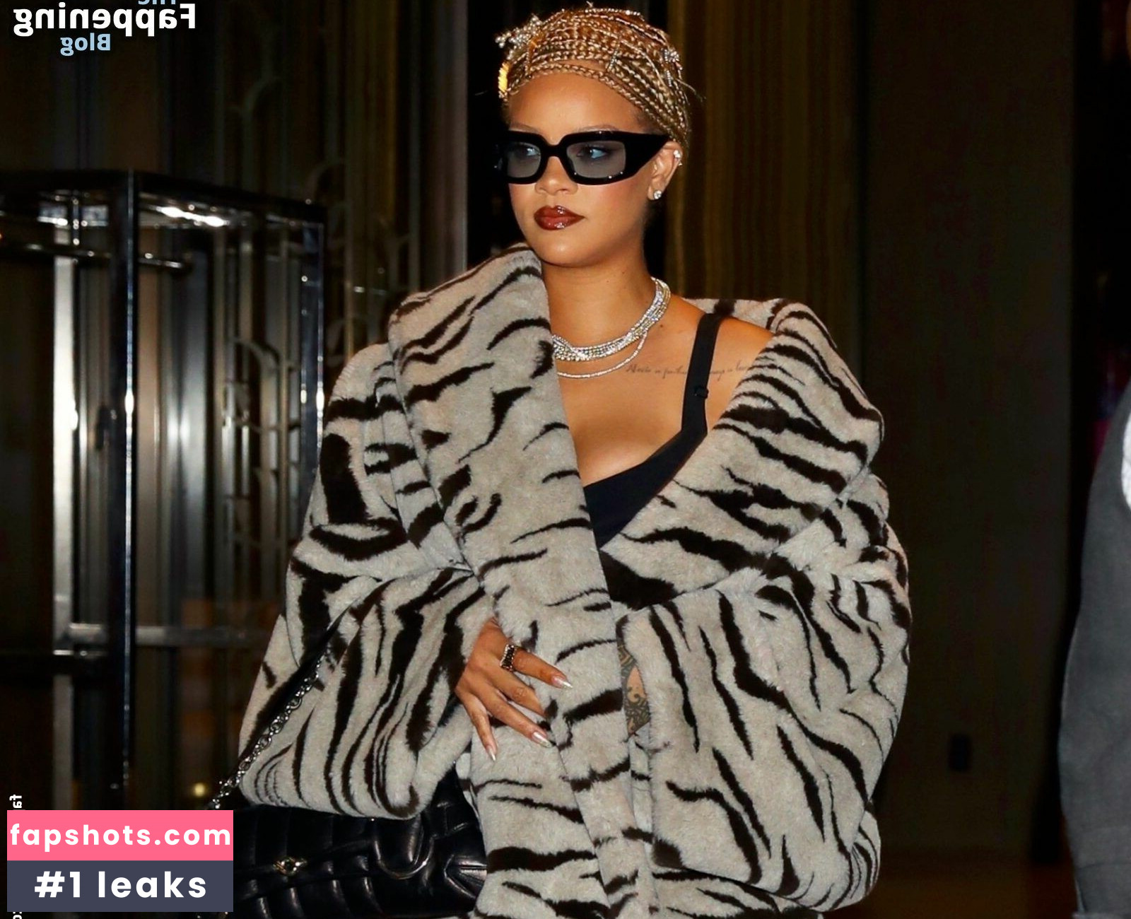 Rihanna gallery photo #1035