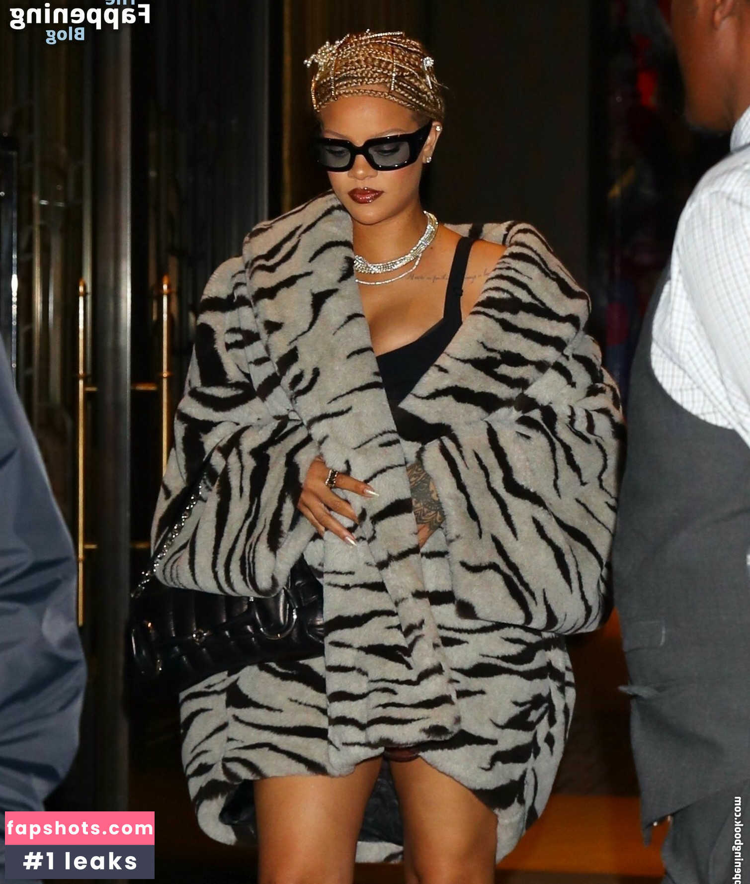 Rihanna gallery photo #1036