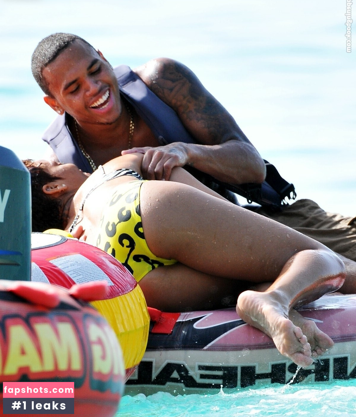 Rihanna gallery photo #106