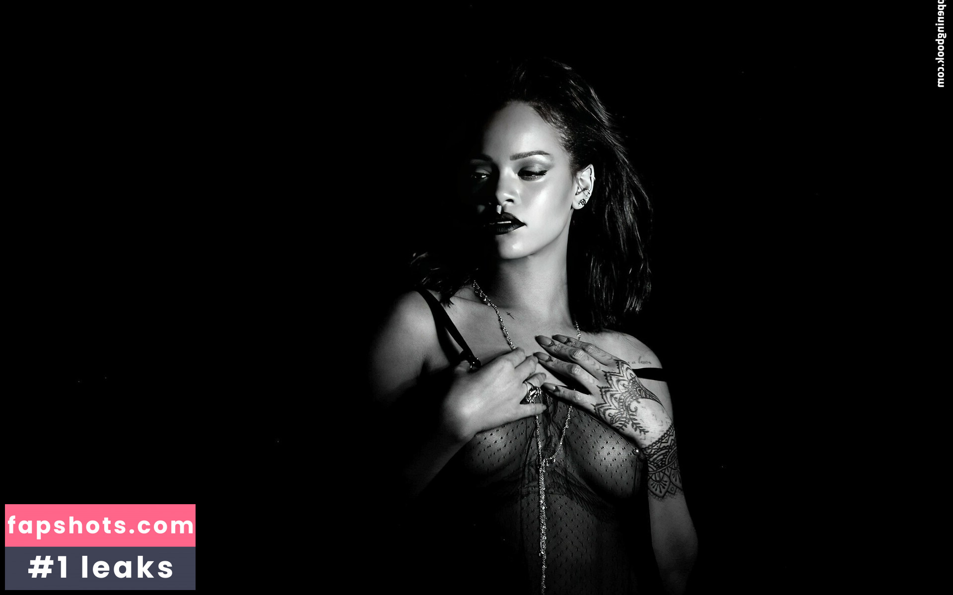 Rihanna gallery photo #1072