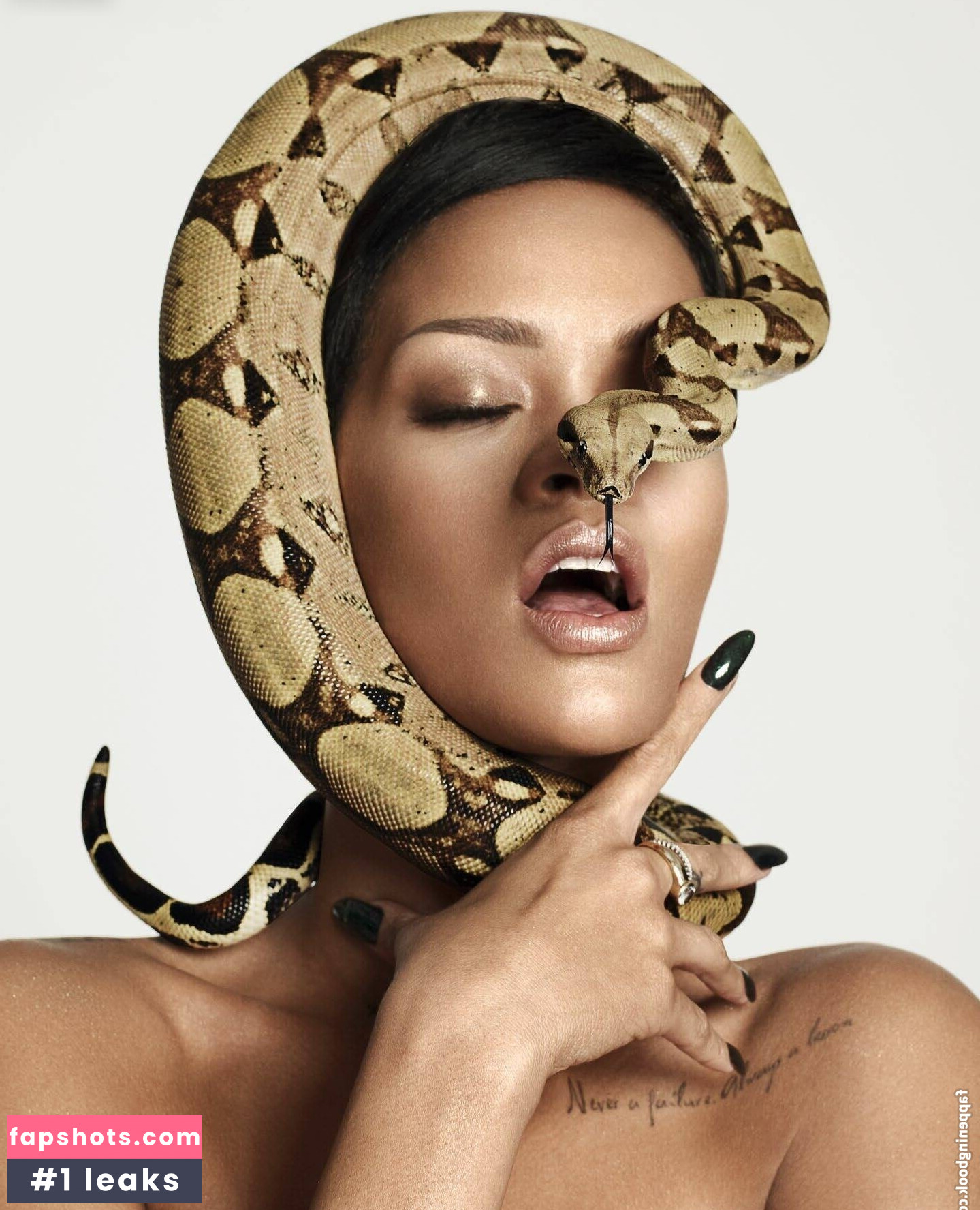 Rihanna gallery photo #1079