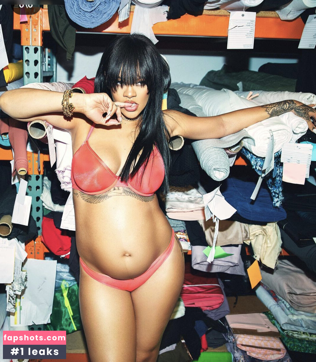 Rihanna gallery photo #1090