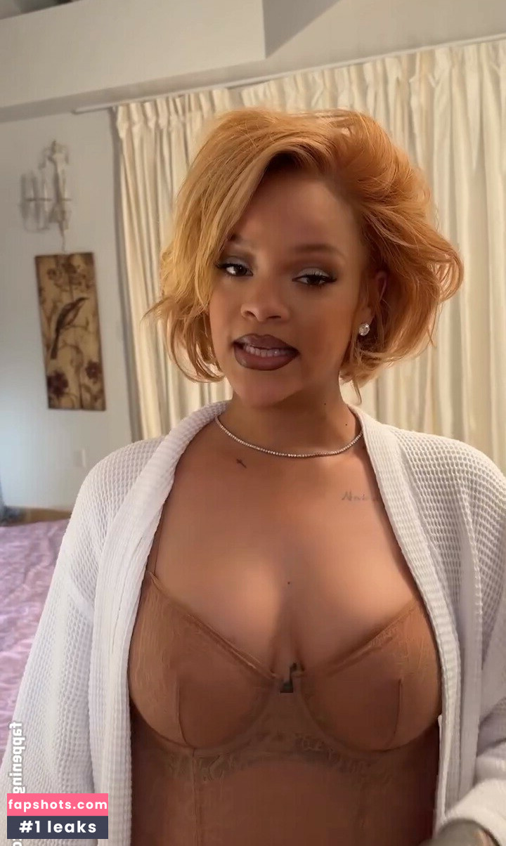 Rihanna gallery photo #1098