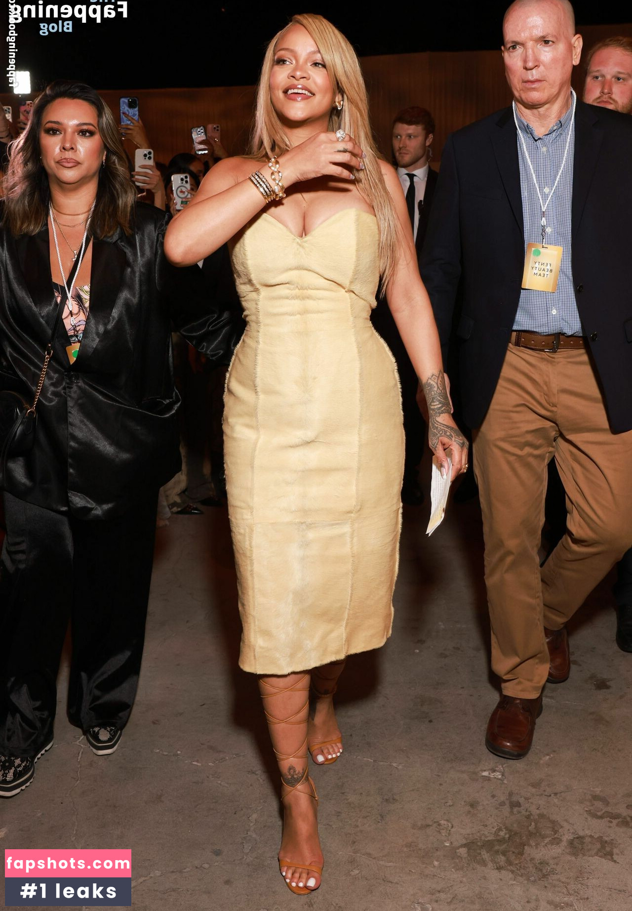 Rihanna gallery photo #1116