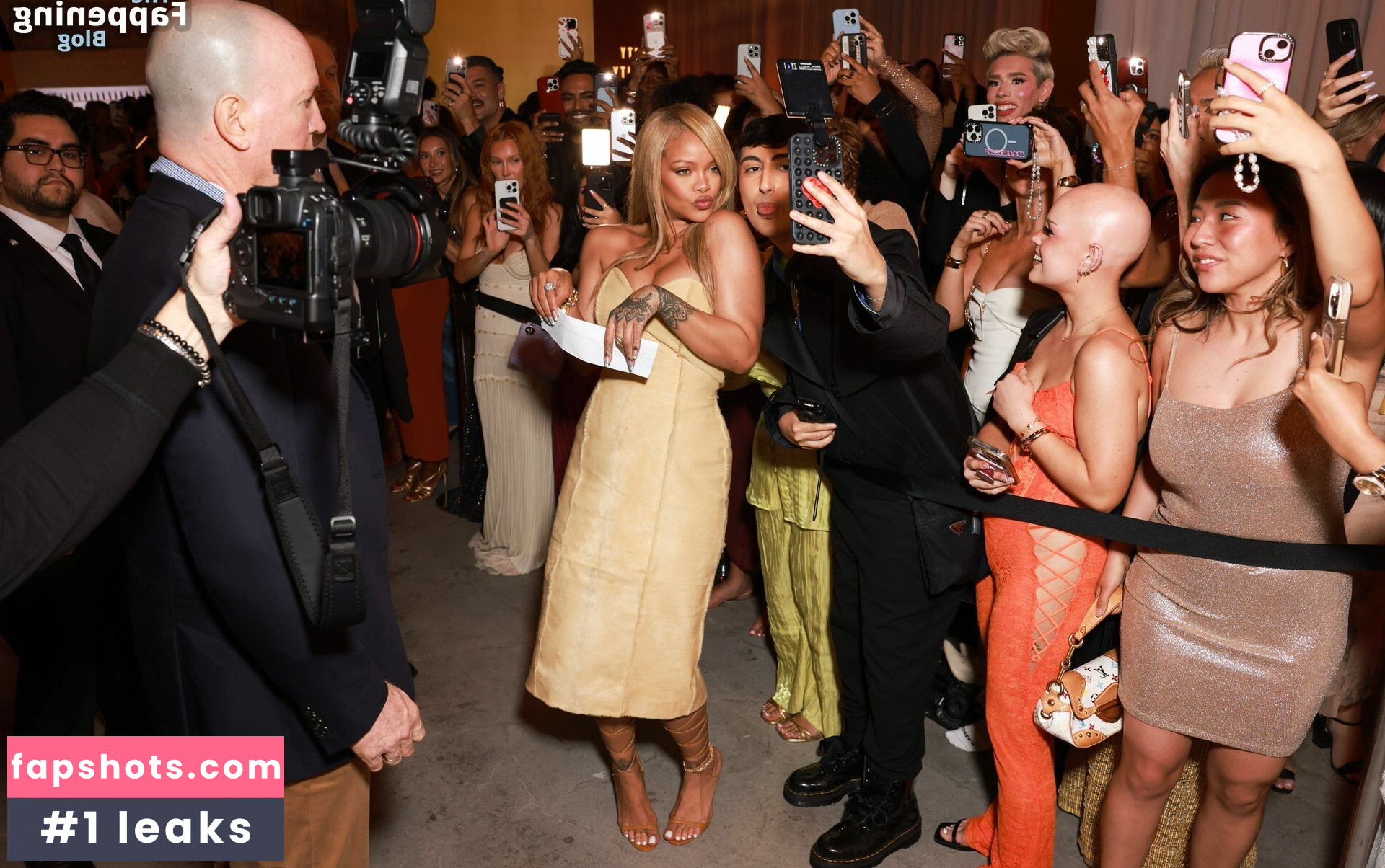 Rihanna gallery photo #1121