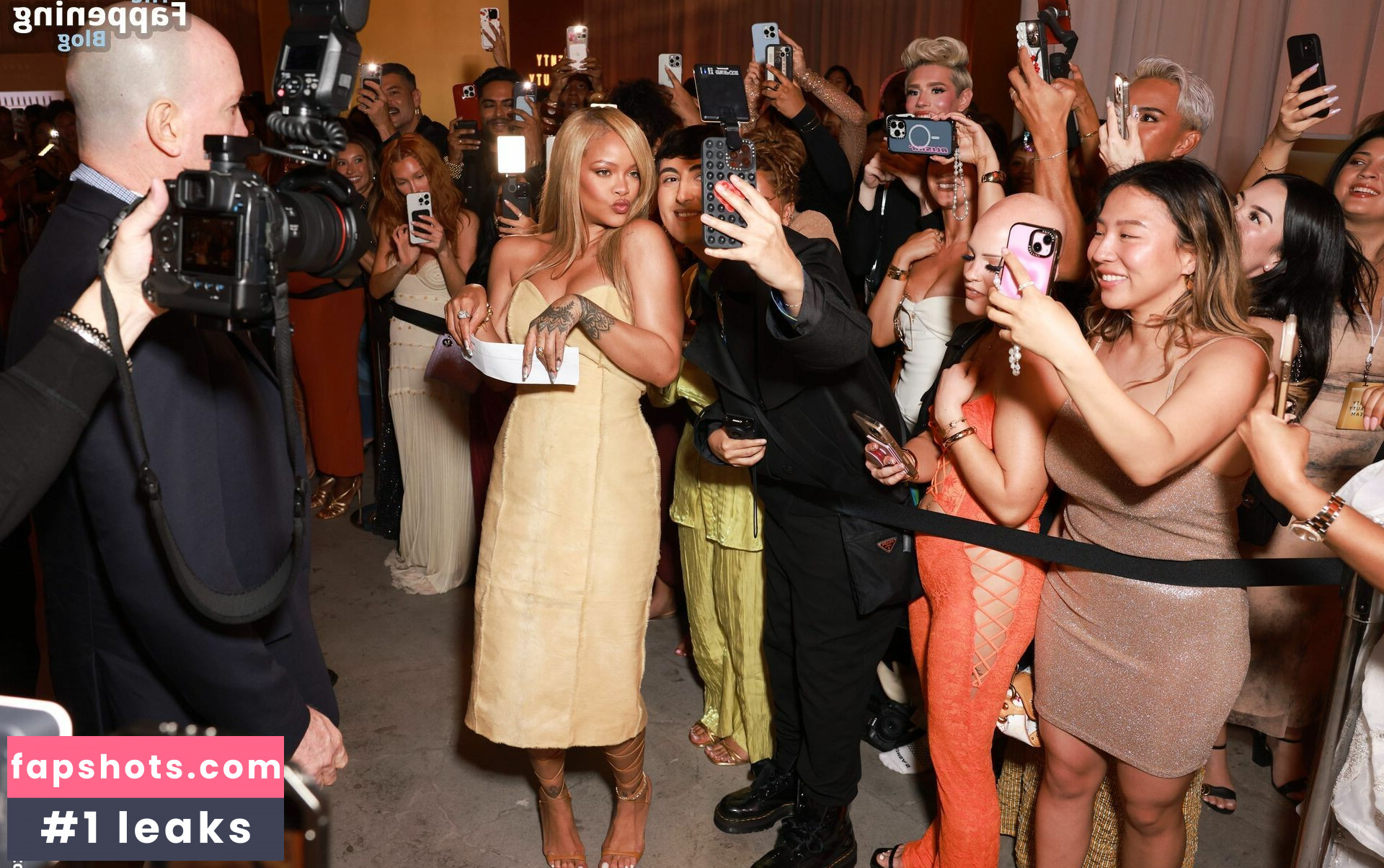 Rihanna gallery photo #1123