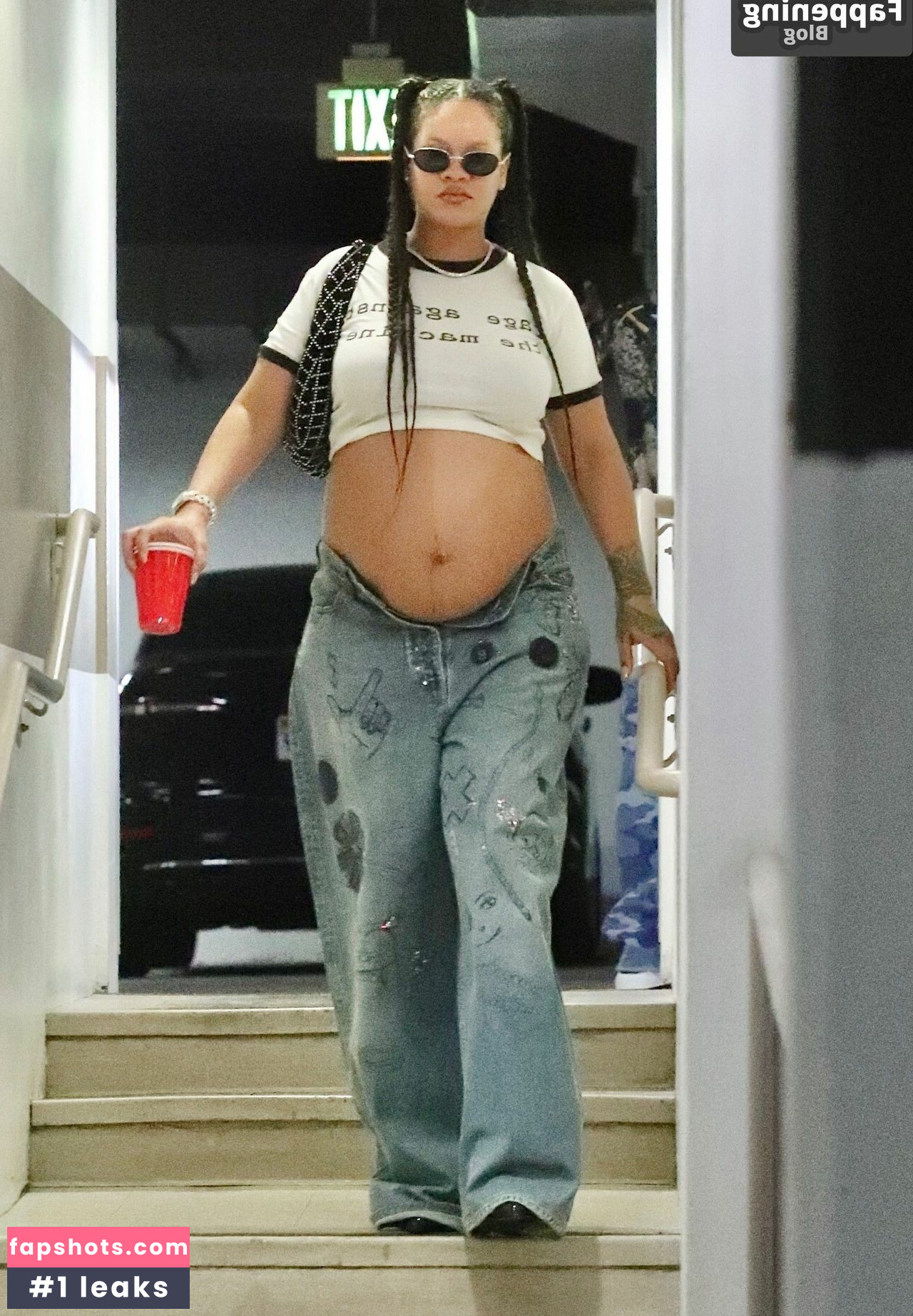 Rihanna gallery photo #1176