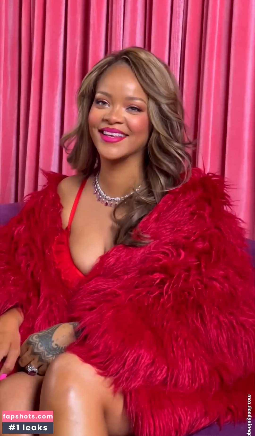 Rihanna gallery photo #1217