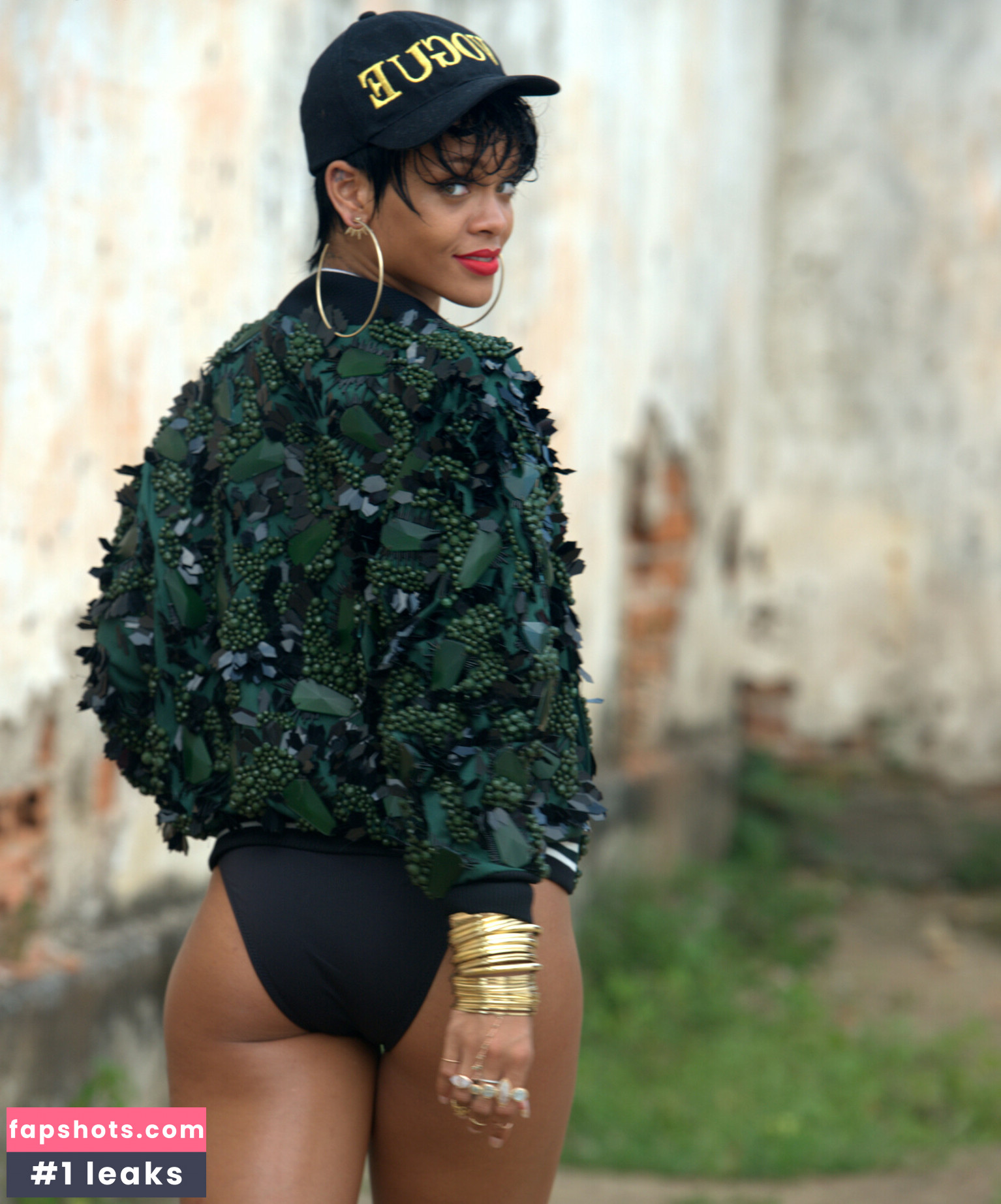 Rihanna gallery photo #124