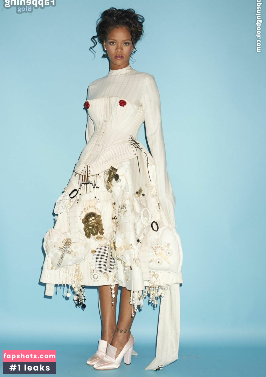 Rihanna gallery photo #1233