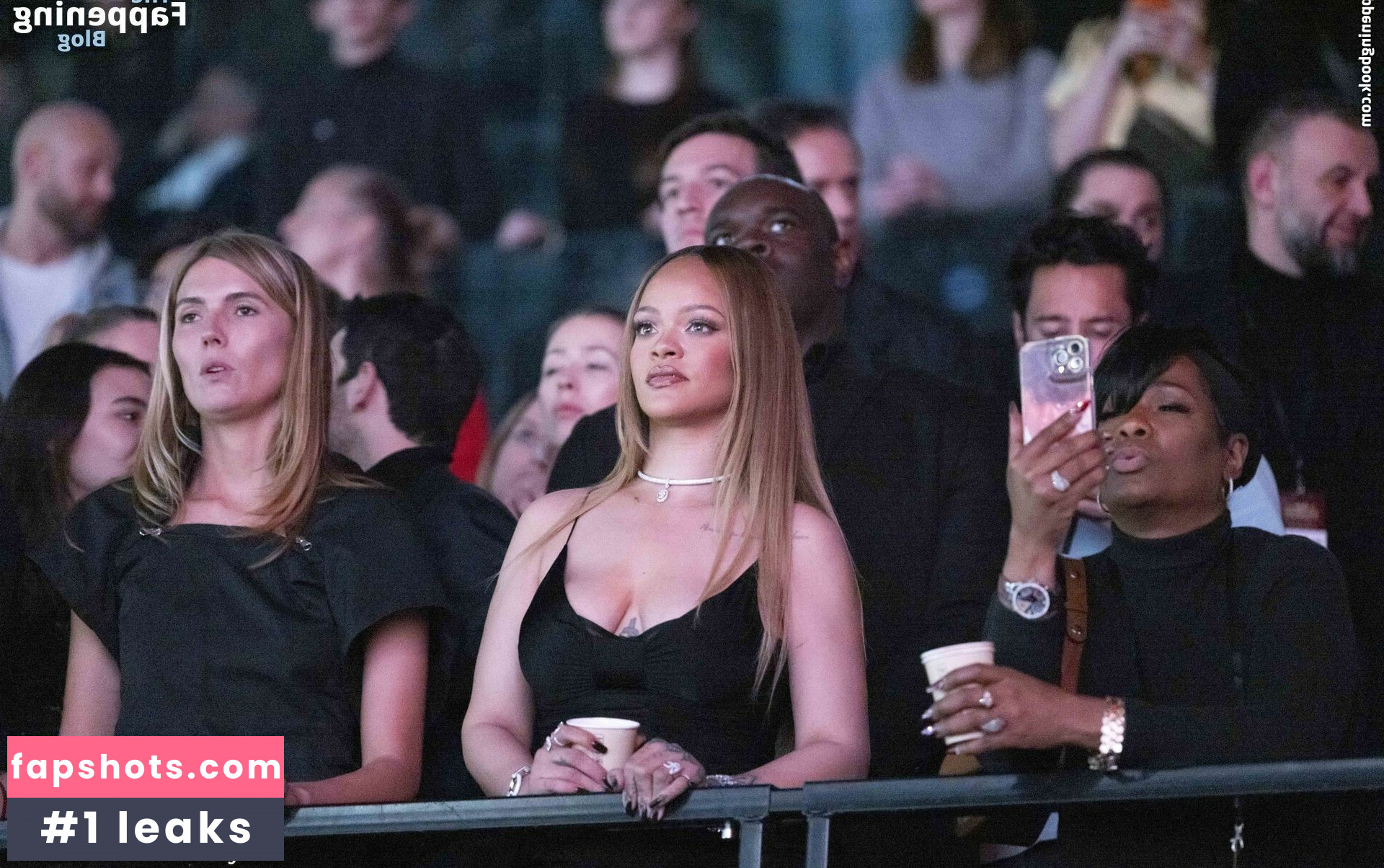 Rihanna gallery photo #1273