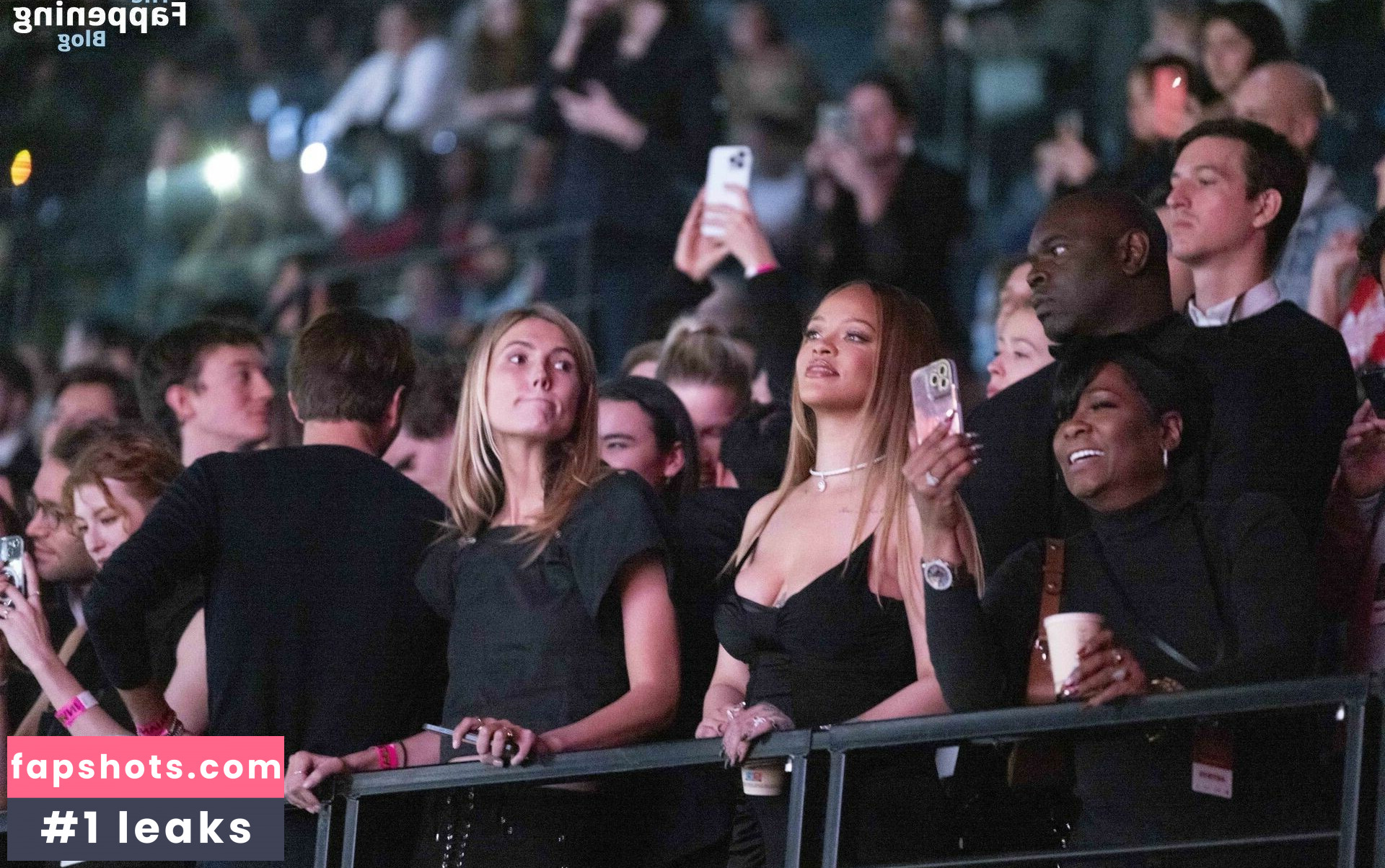 Rihanna gallery photo #1274