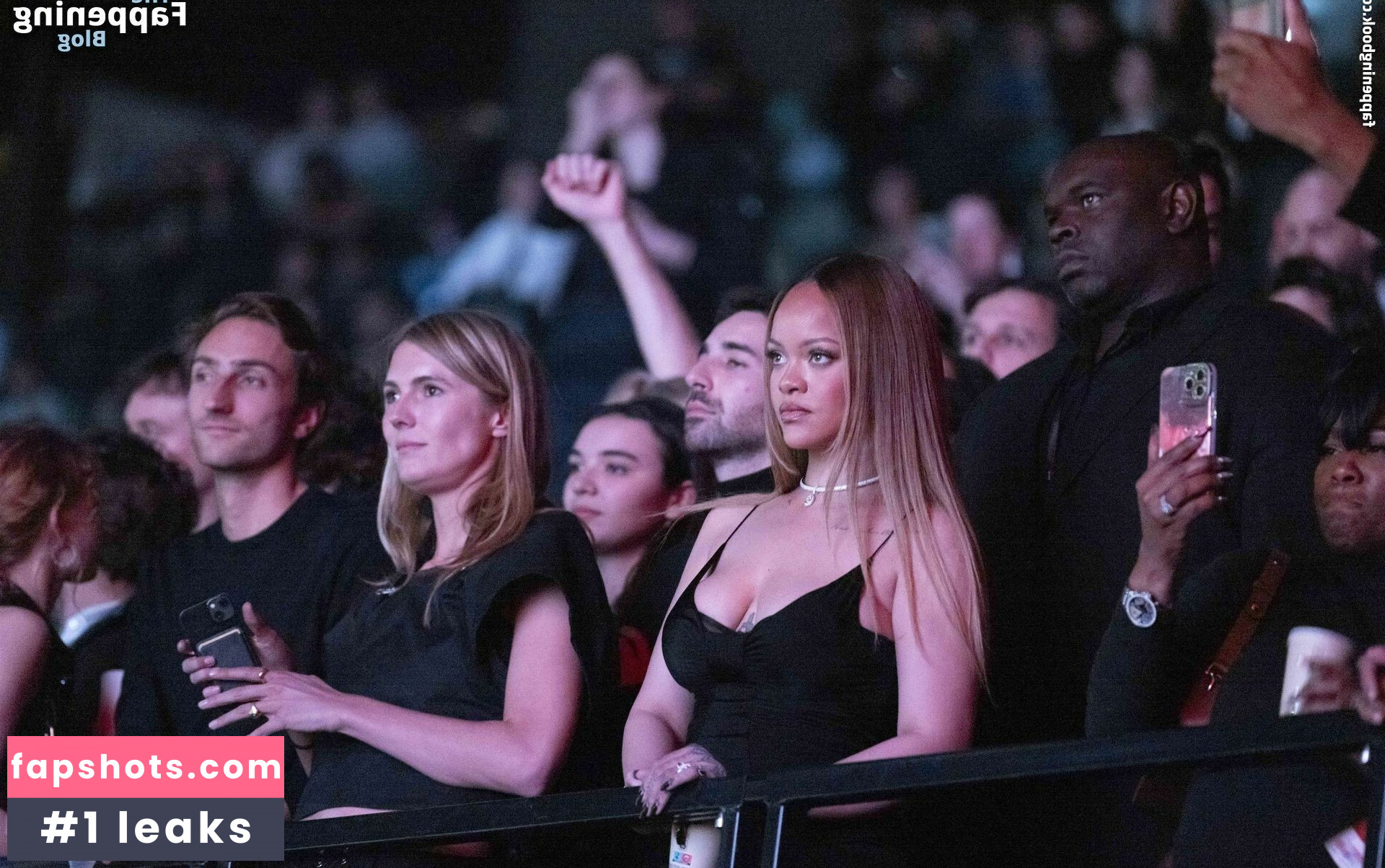 Rihanna gallery photo #1275