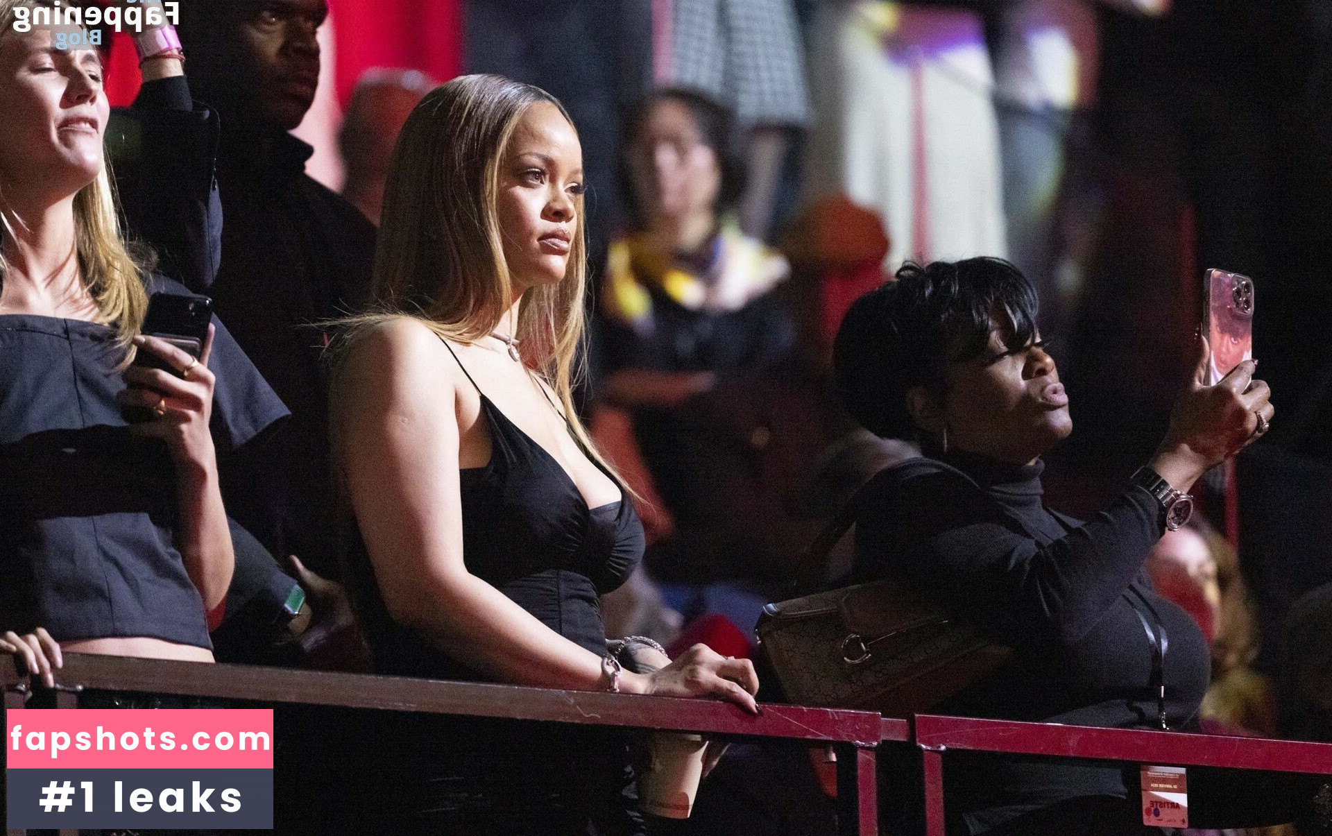 Rihanna gallery photo #1277