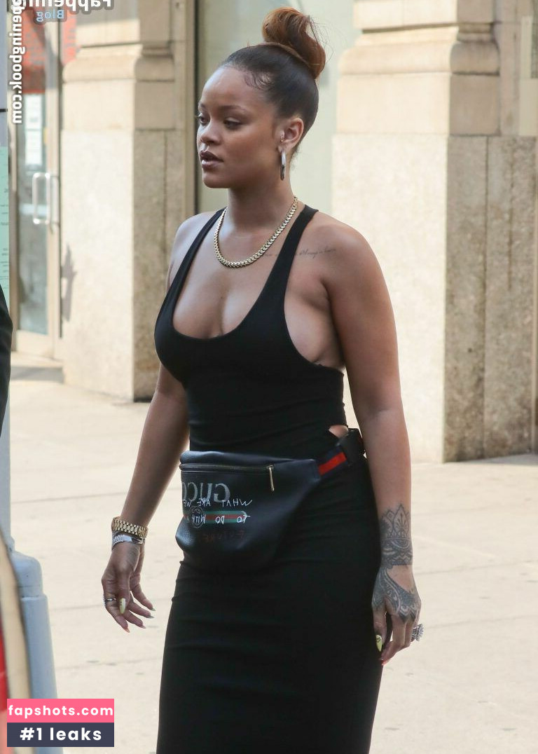 Rihanna gallery photo #1346