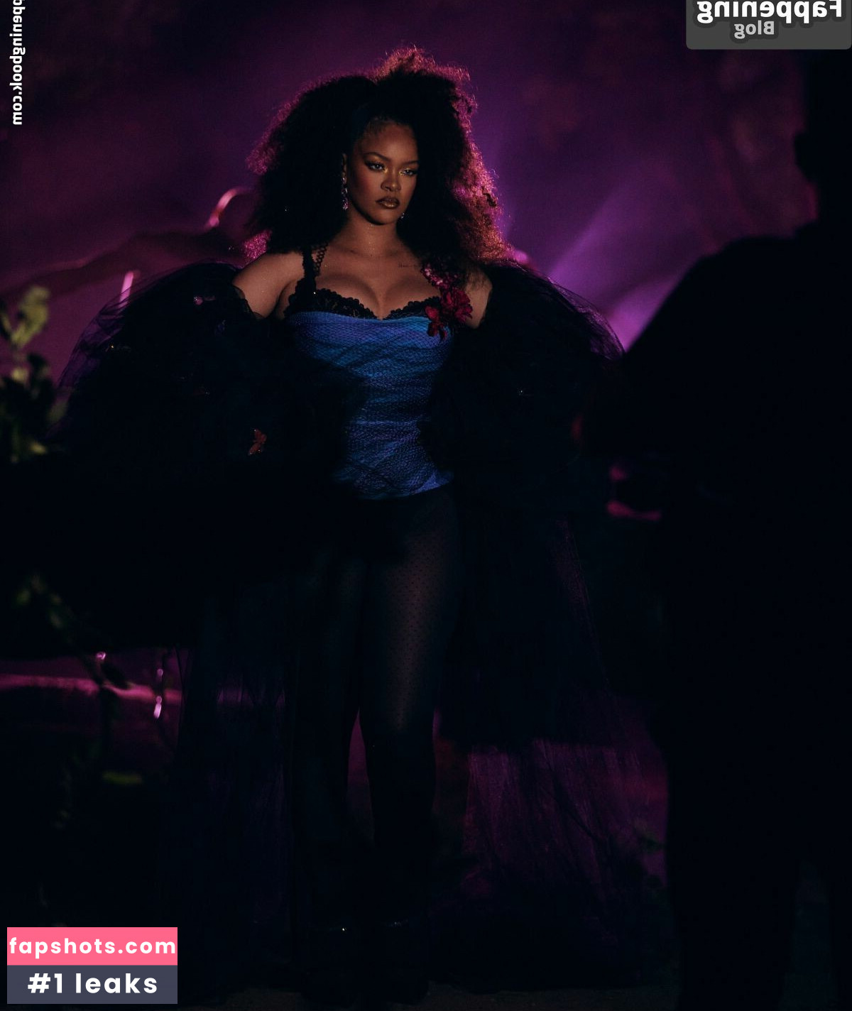 Rihanna gallery photo #1351