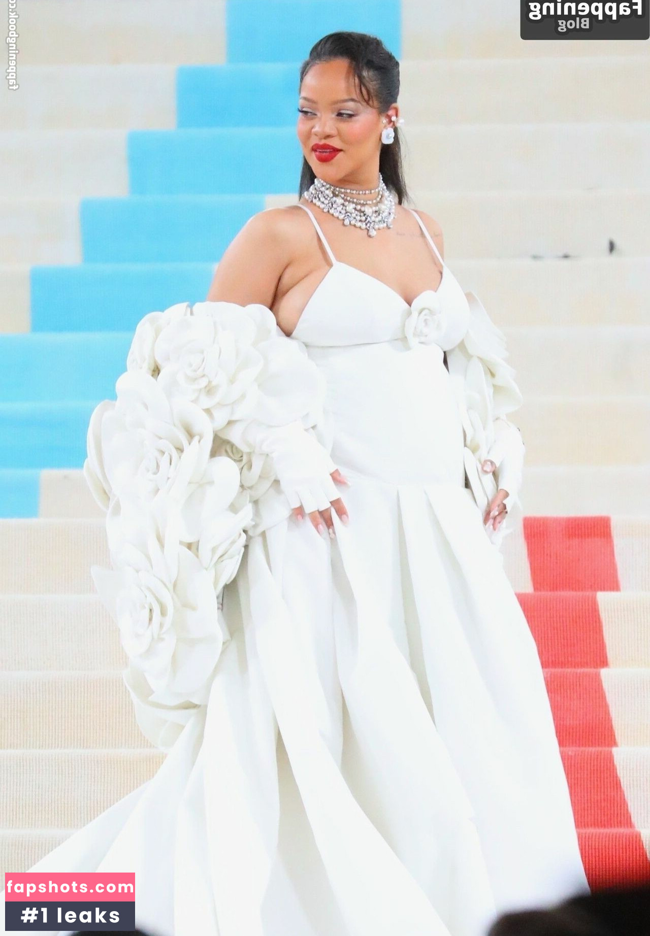 Rihanna gallery photo #1362