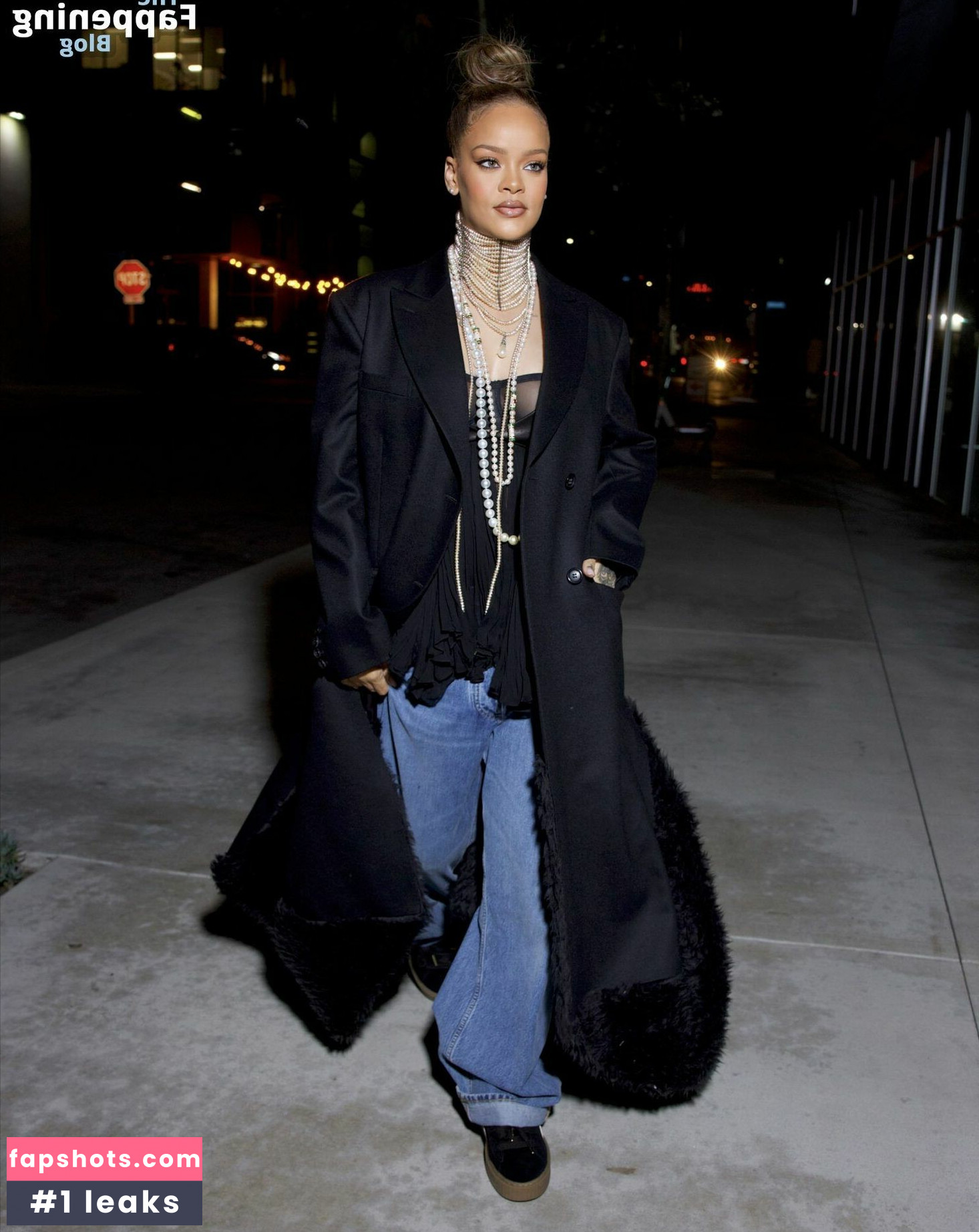 Rihanna gallery photo #1366