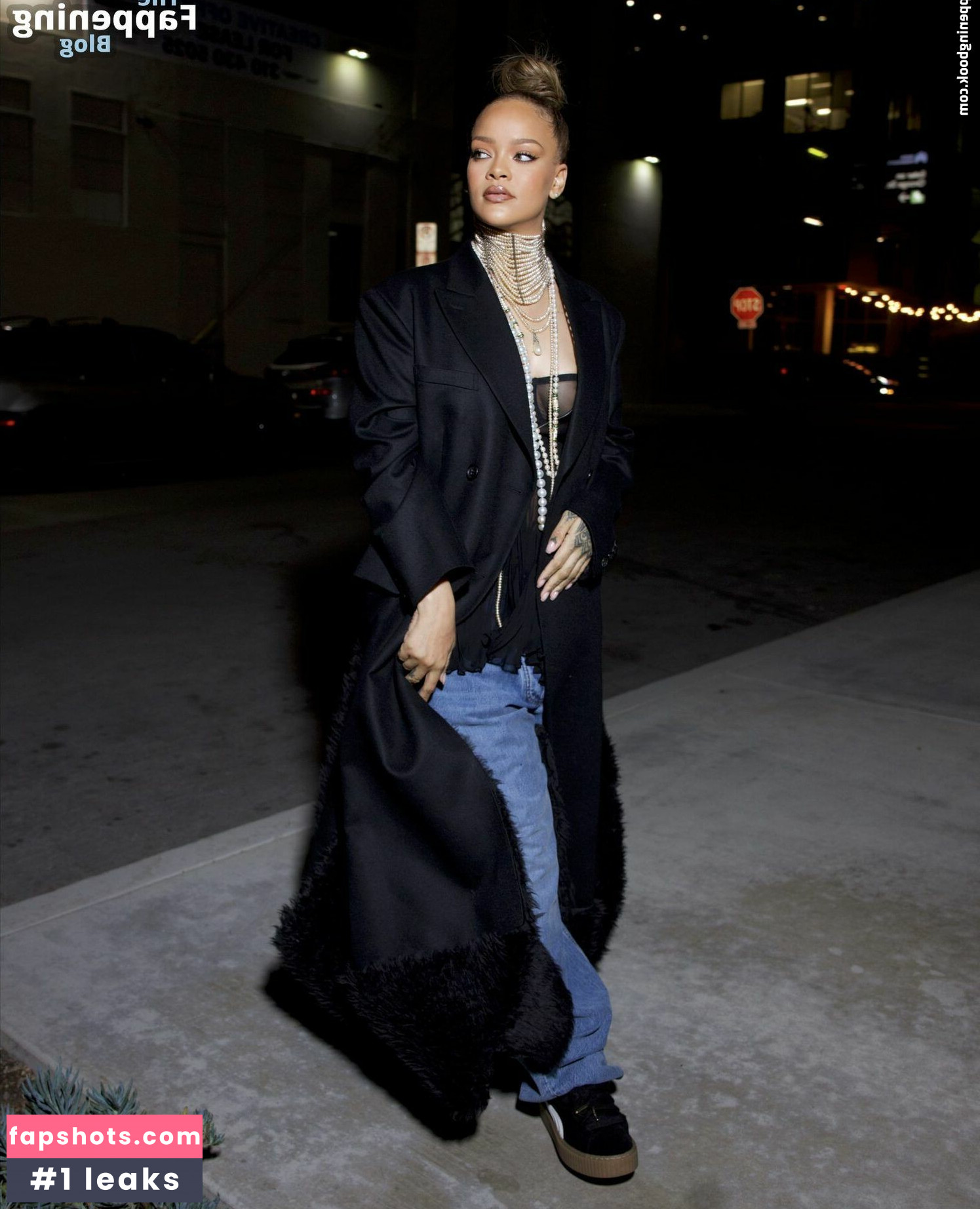 Rihanna gallery photo #1369