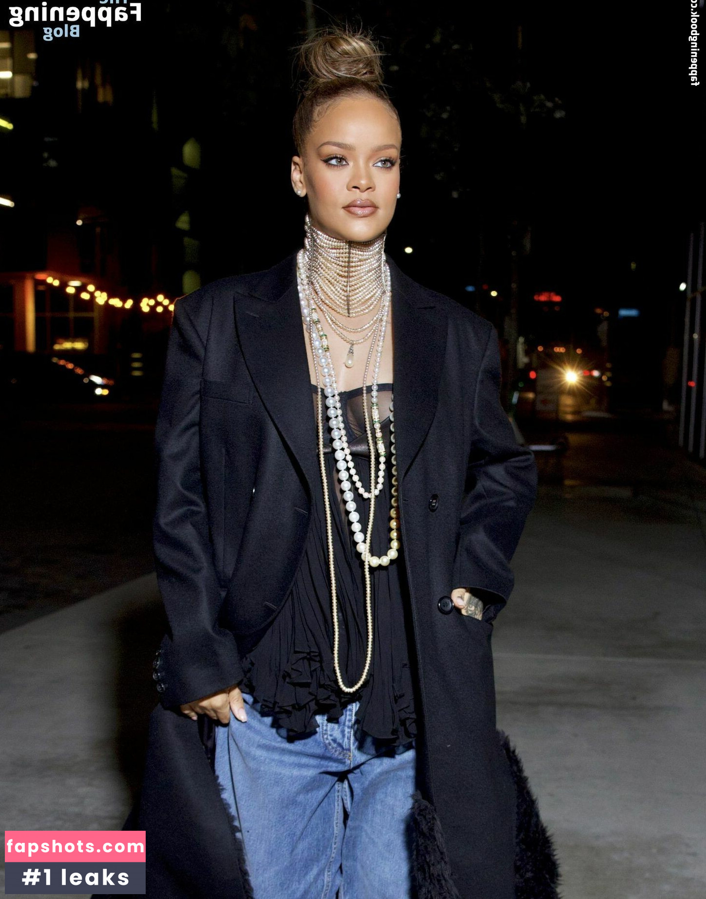 Rihanna gallery photo #1370