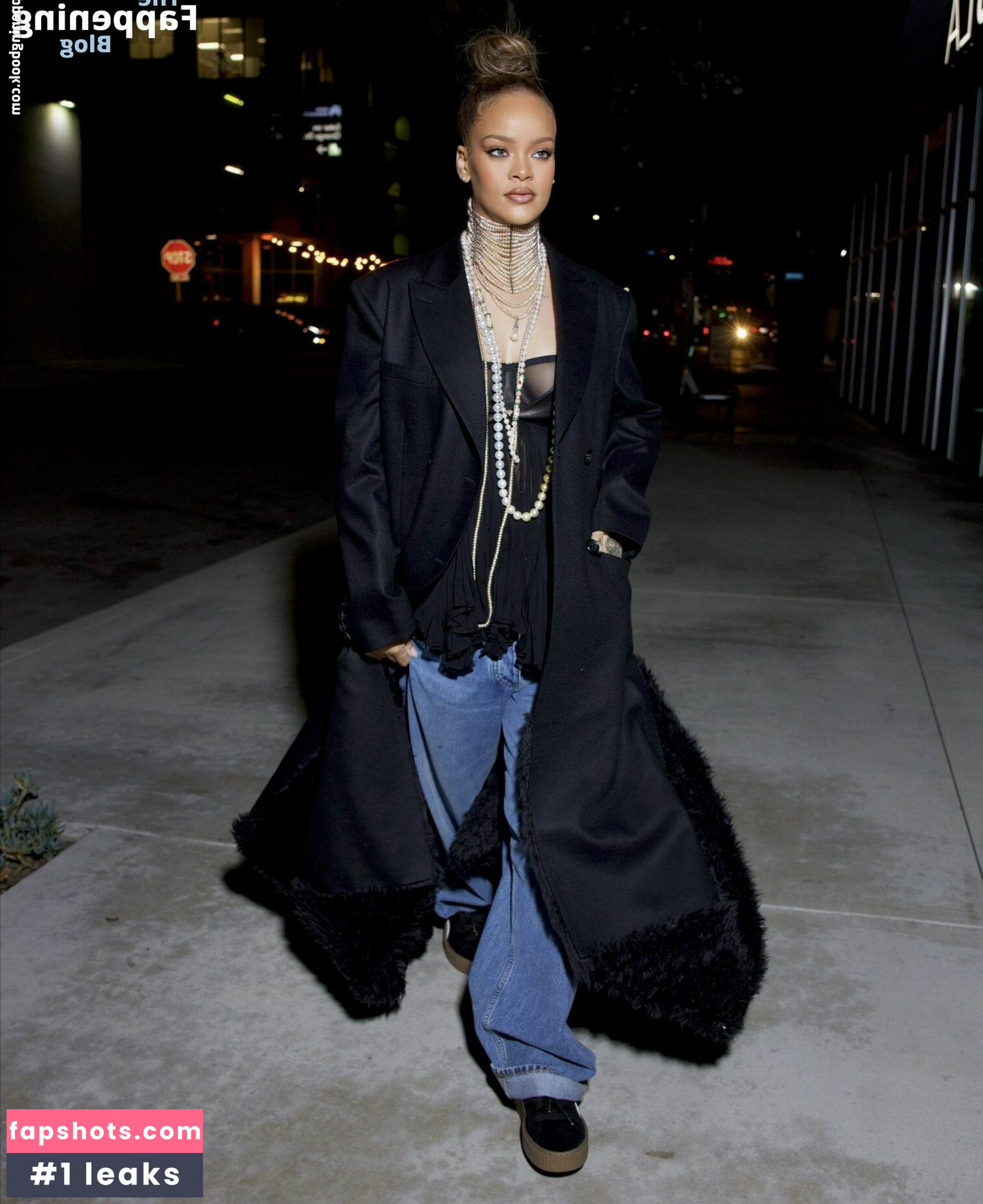 Rihanna gallery photo #1373