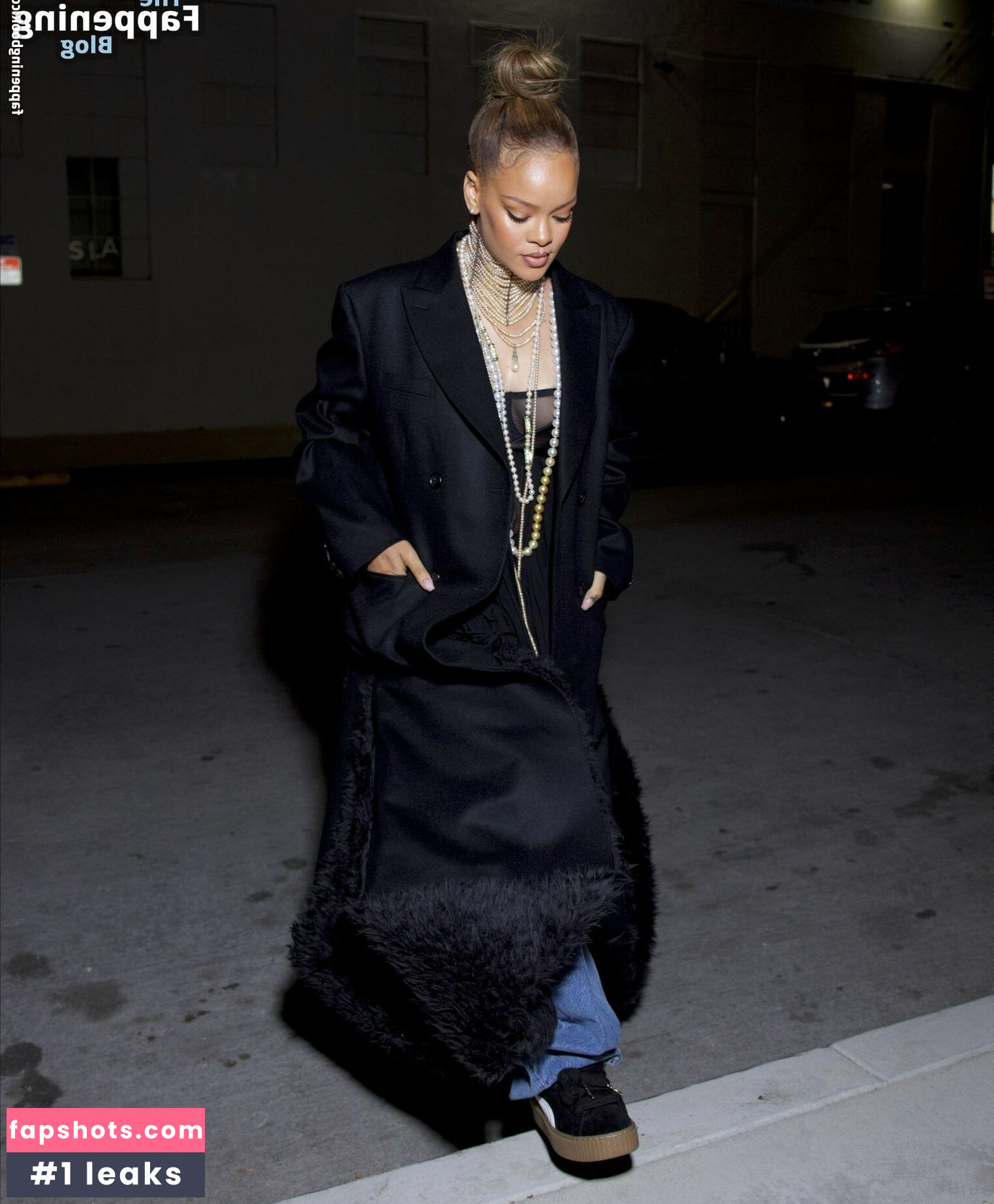 Rihanna gallery photo #1374