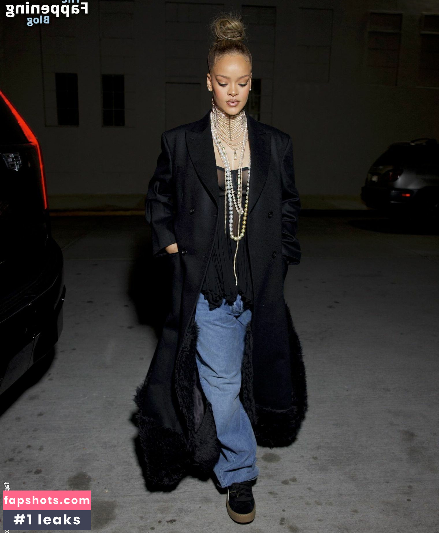 Rihanna gallery photo #1377