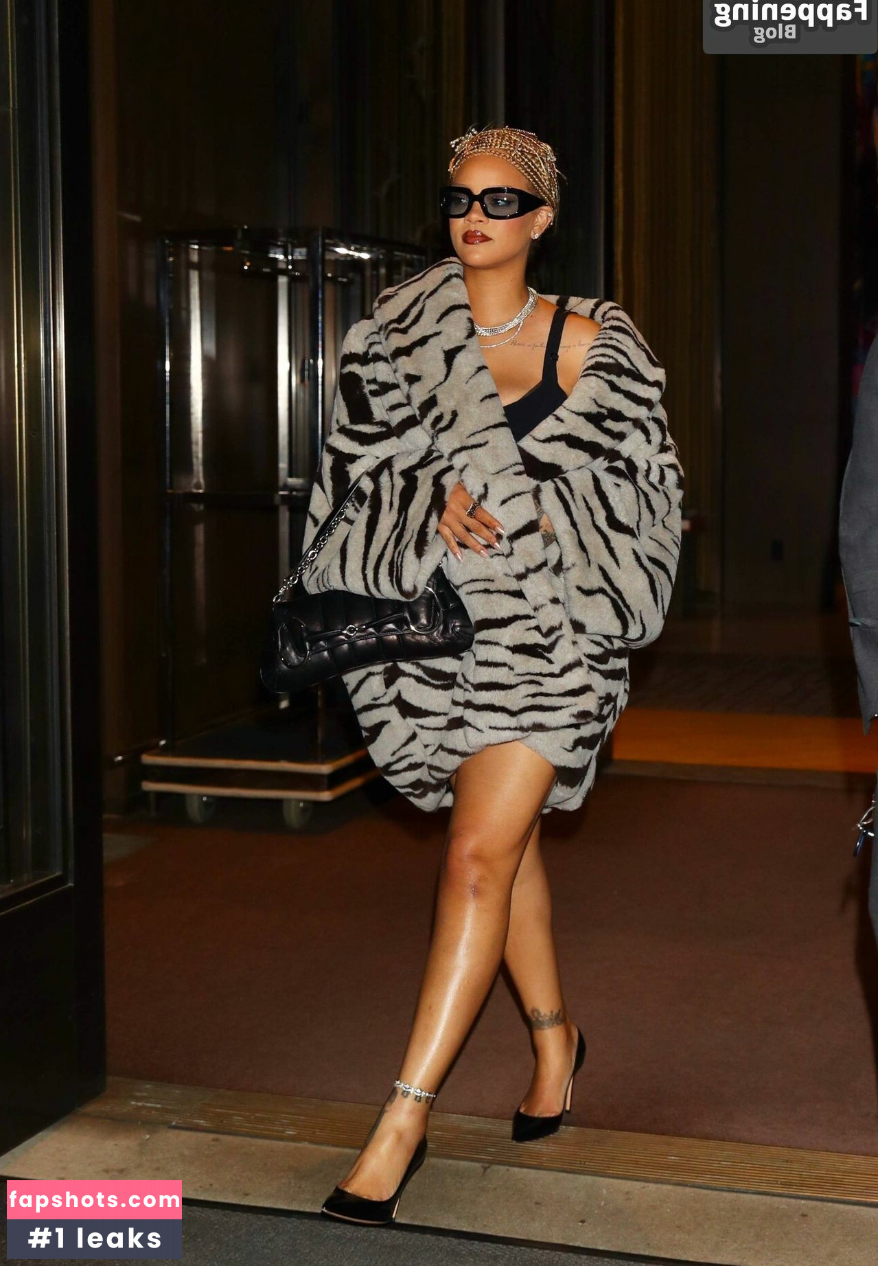 Rihanna gallery photo #140