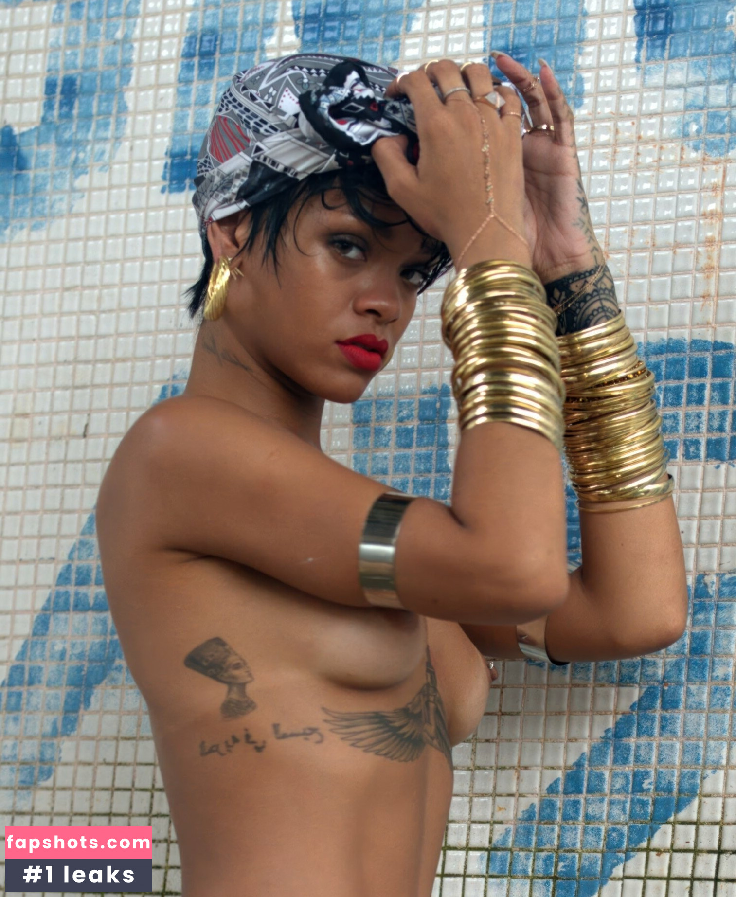 Rihanna gallery photo #1404