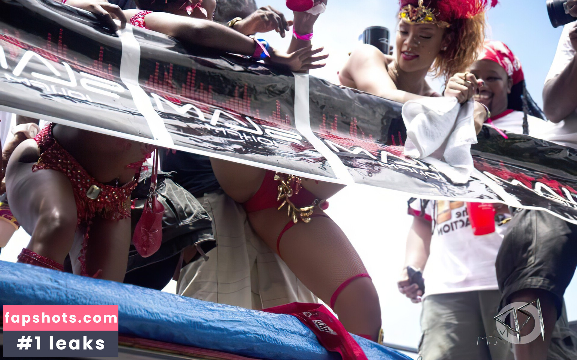 Rihanna gallery photo #1412