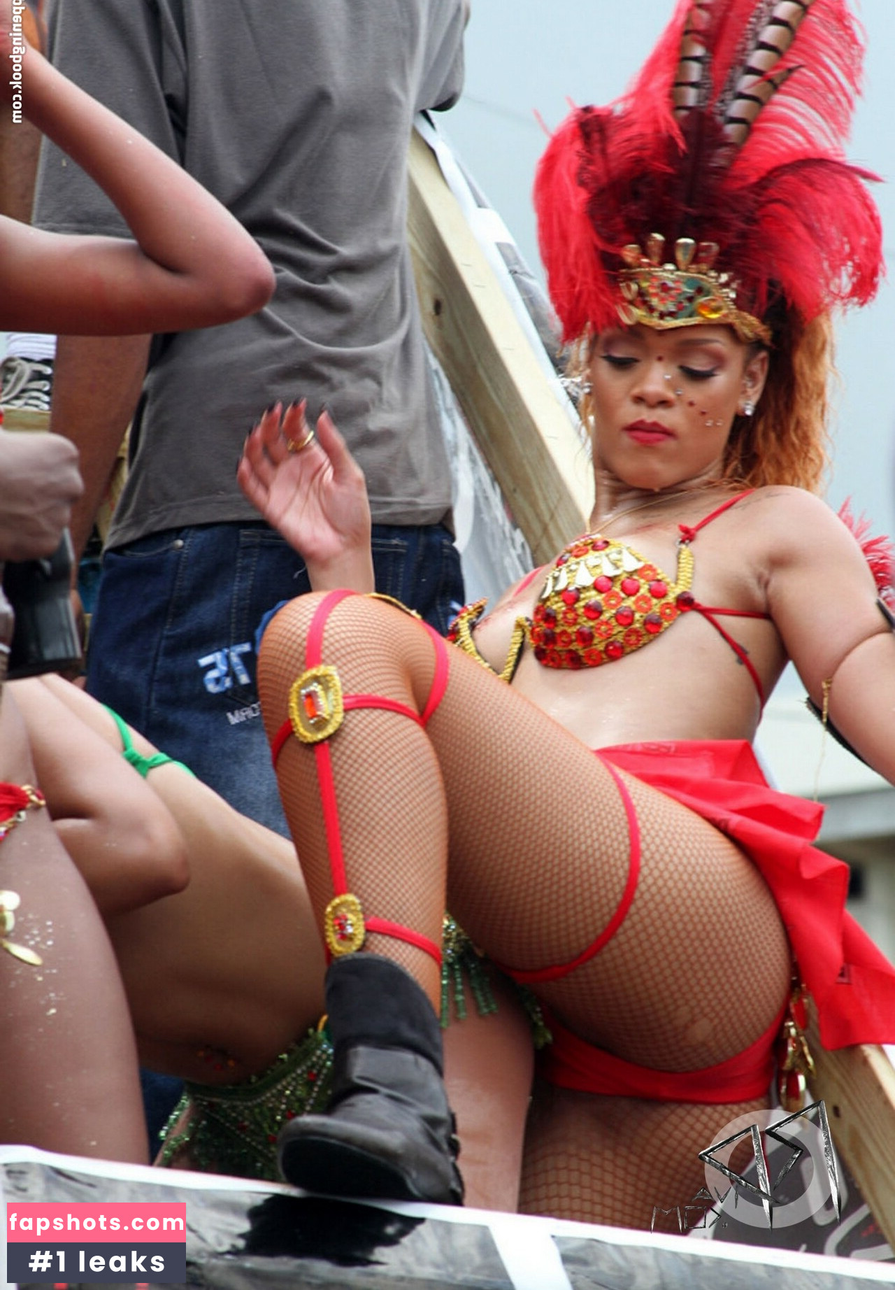 Rihanna gallery photo #1433