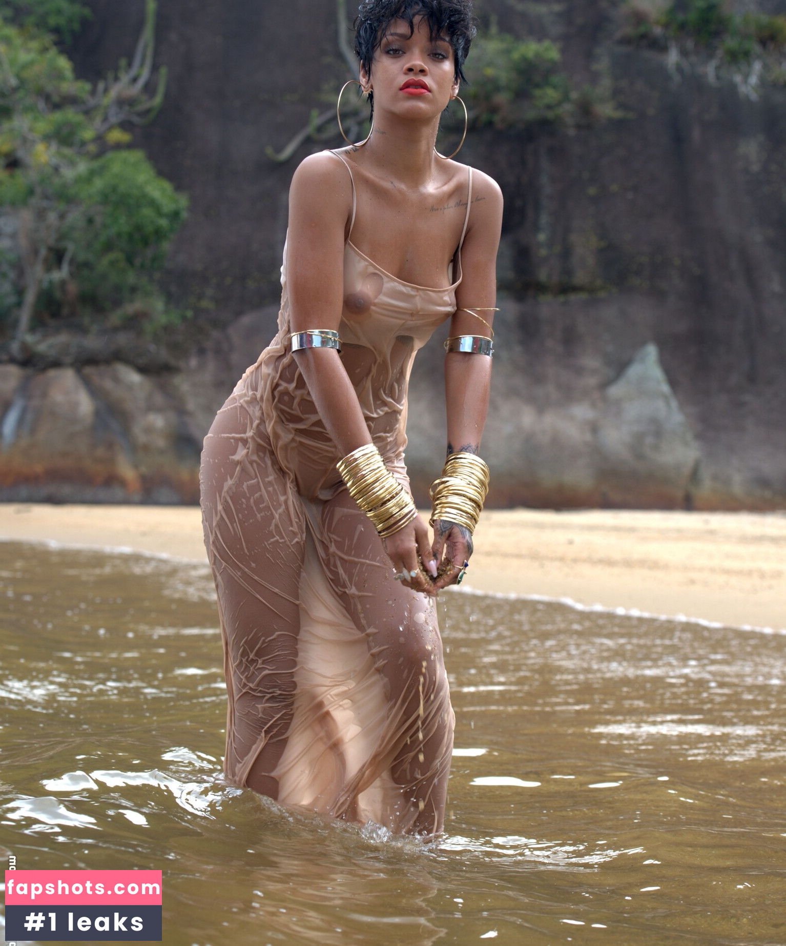 Rihanna gallery photo #1440