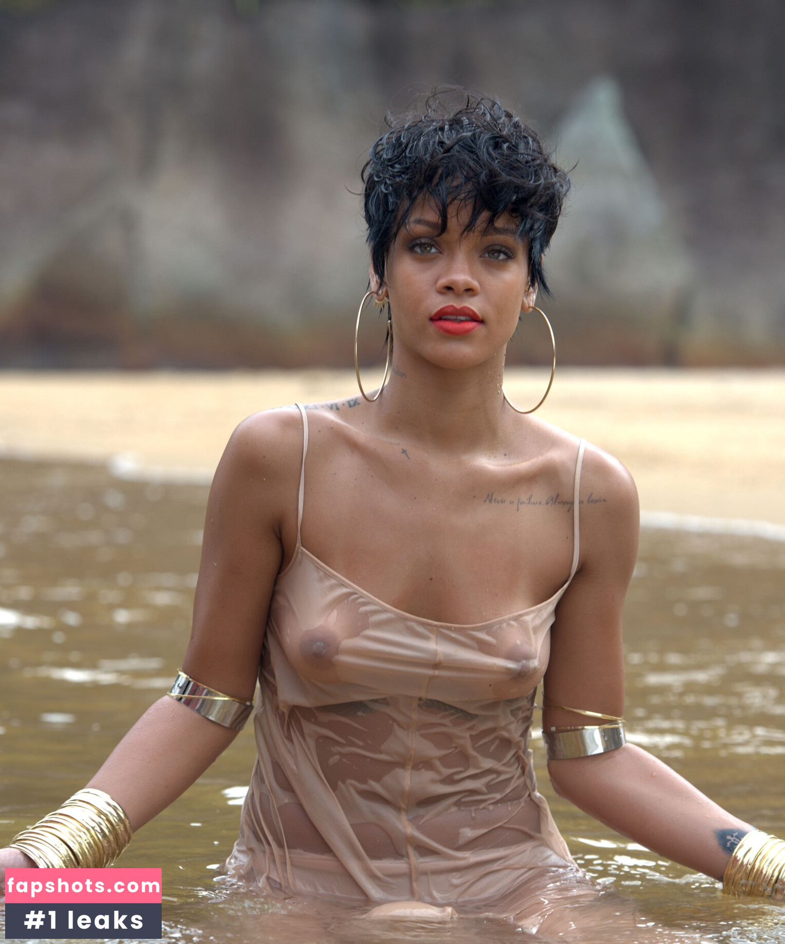 Rihanna gallery photo #1444