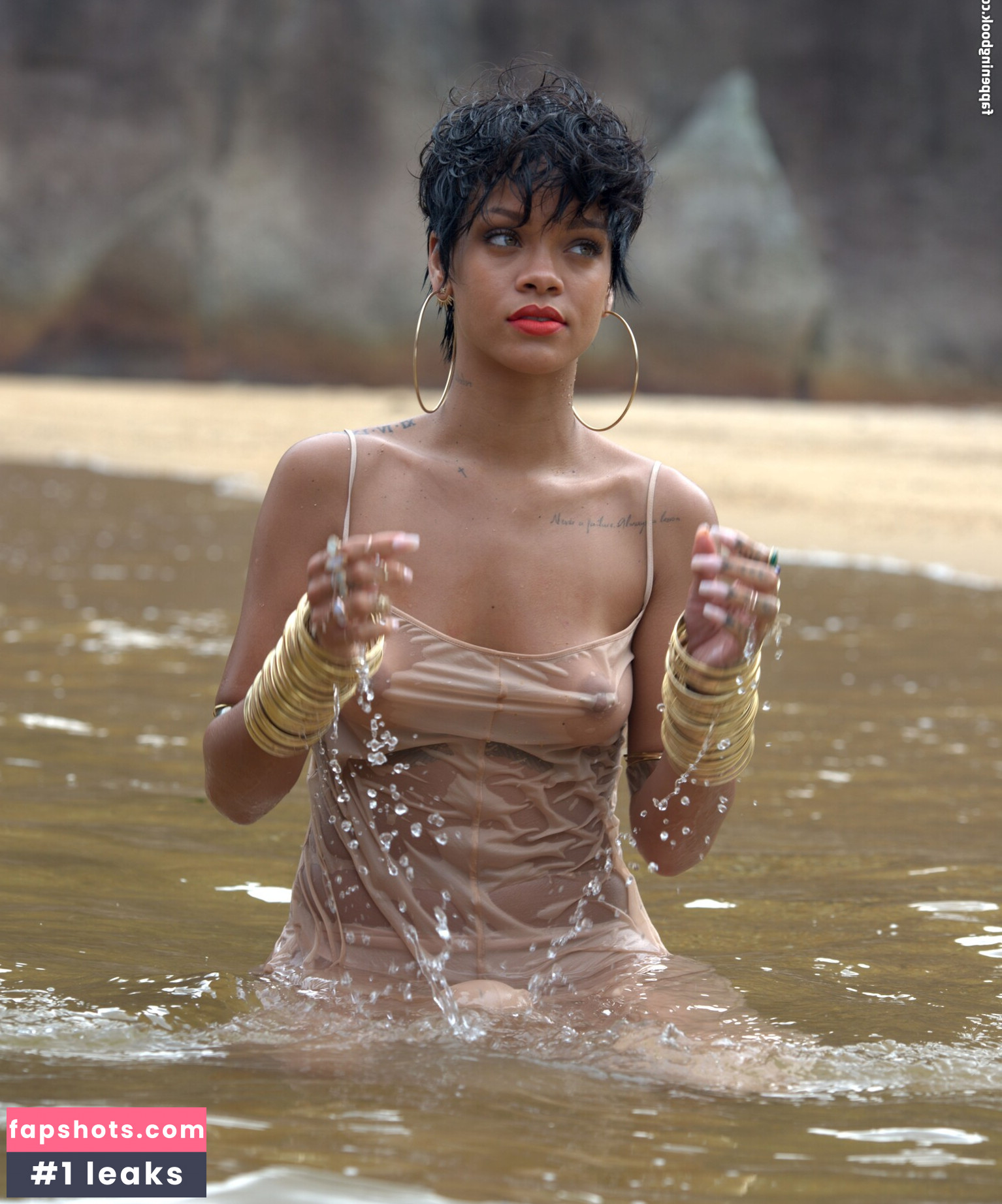 Rihanna gallery photo #1448