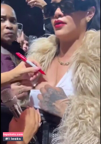 Rihanna gallery photo #146