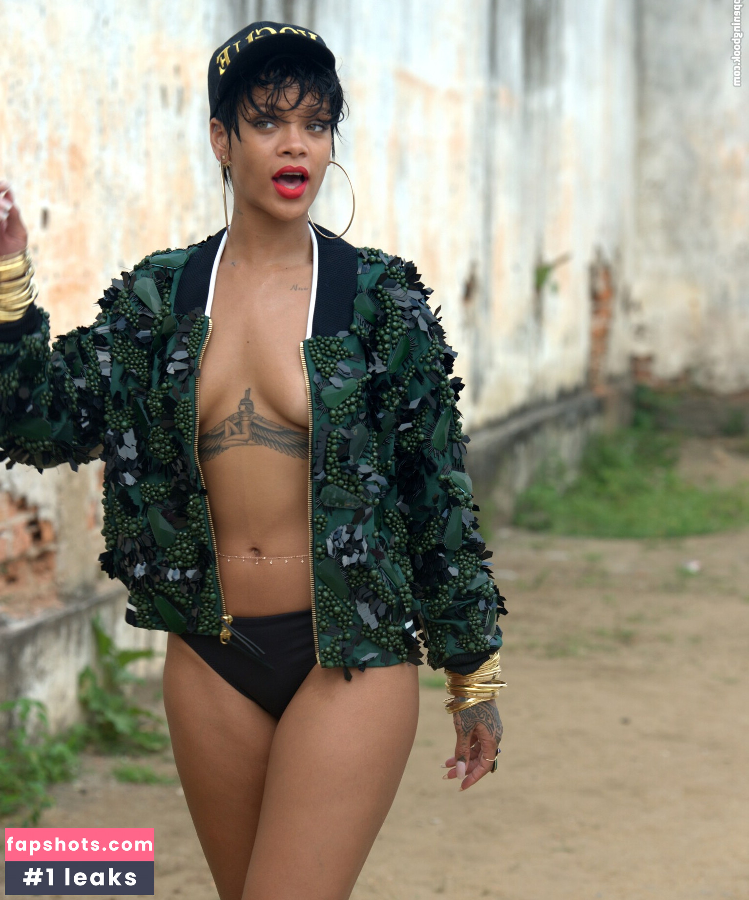 Rihanna gallery photo #1457