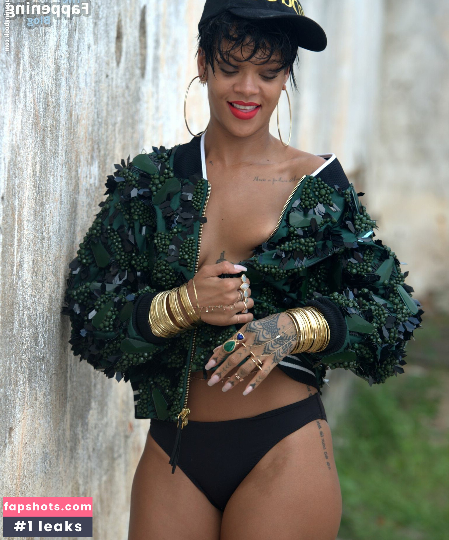 Rihanna gallery photo #1478