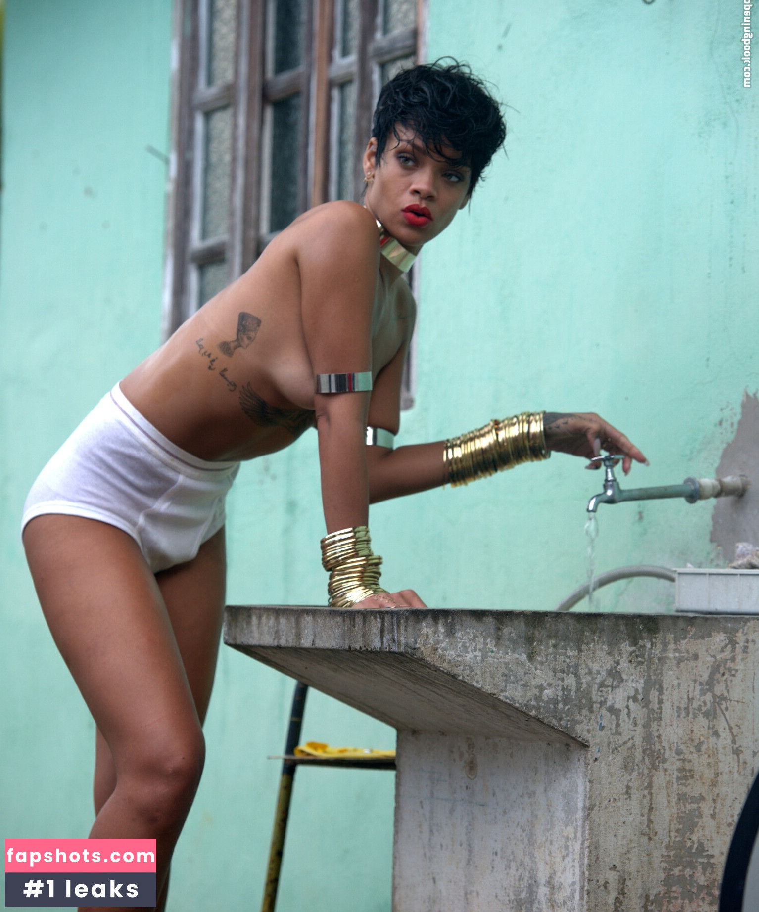 Rihanna gallery photo #1508