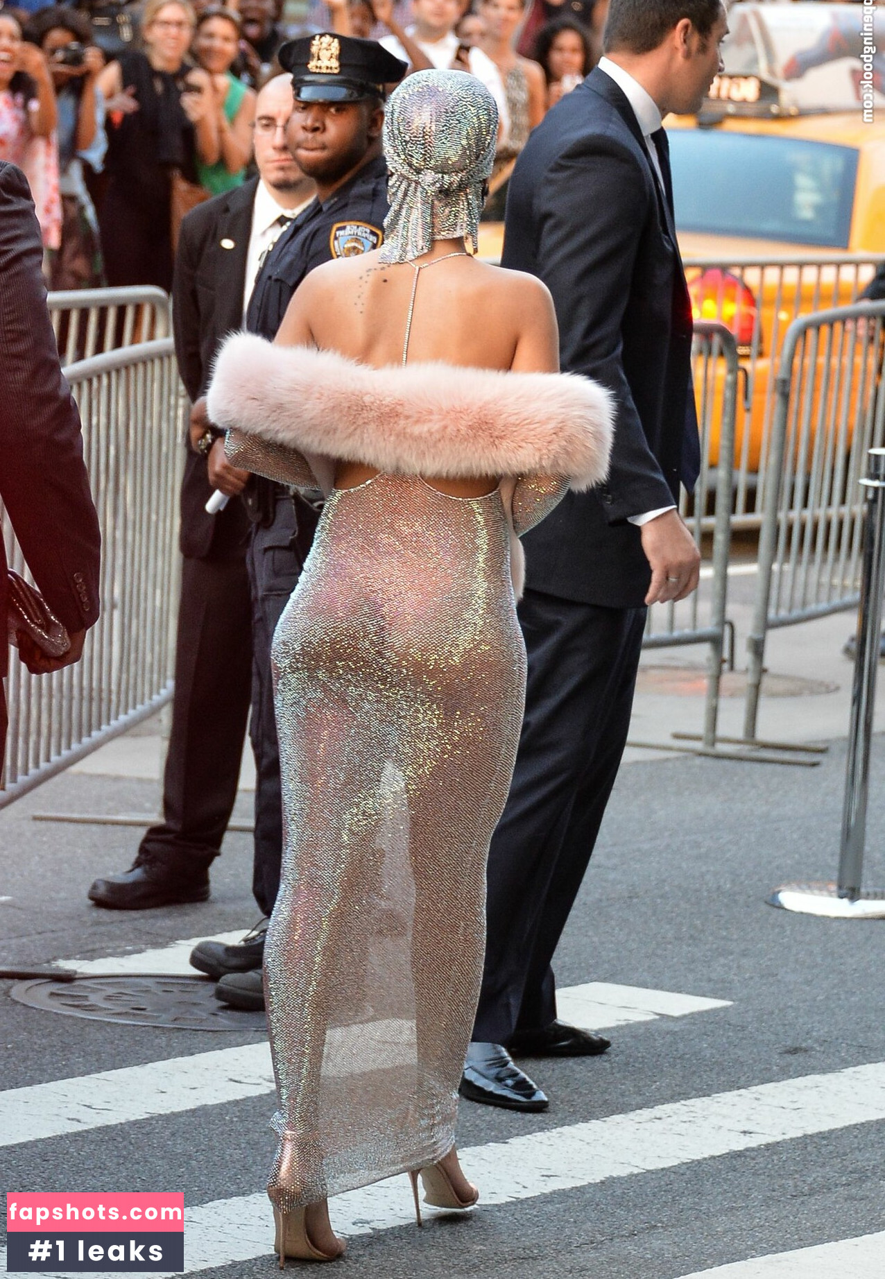 Rihanna gallery photo #1517