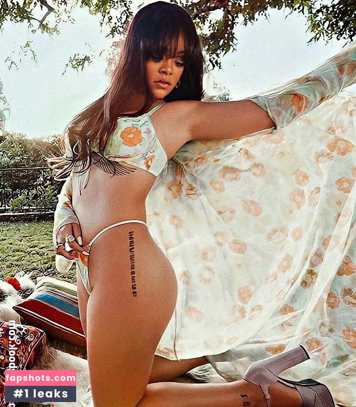 Rihanna gallery photo #1532