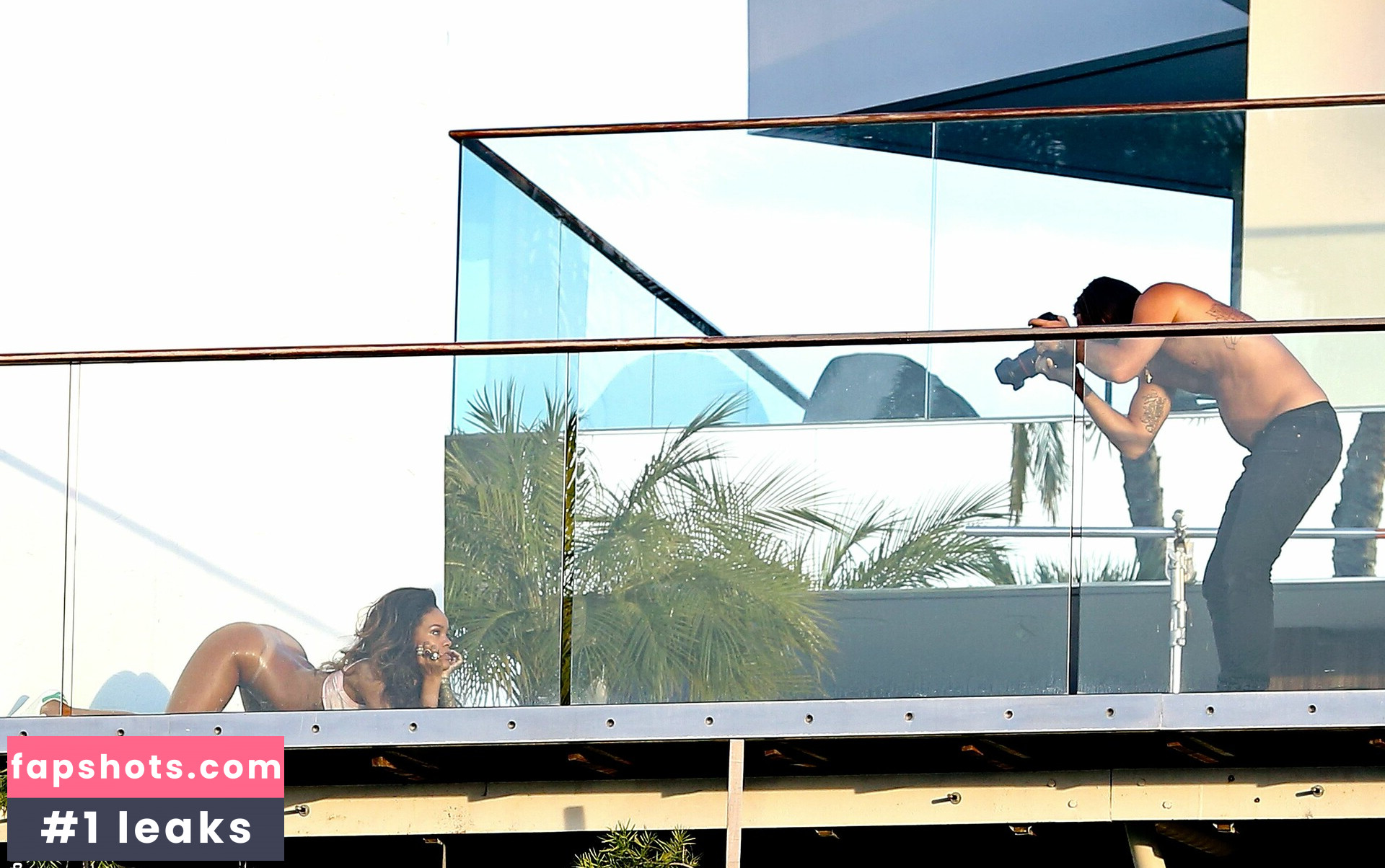 Rihanna gallery photo #1535