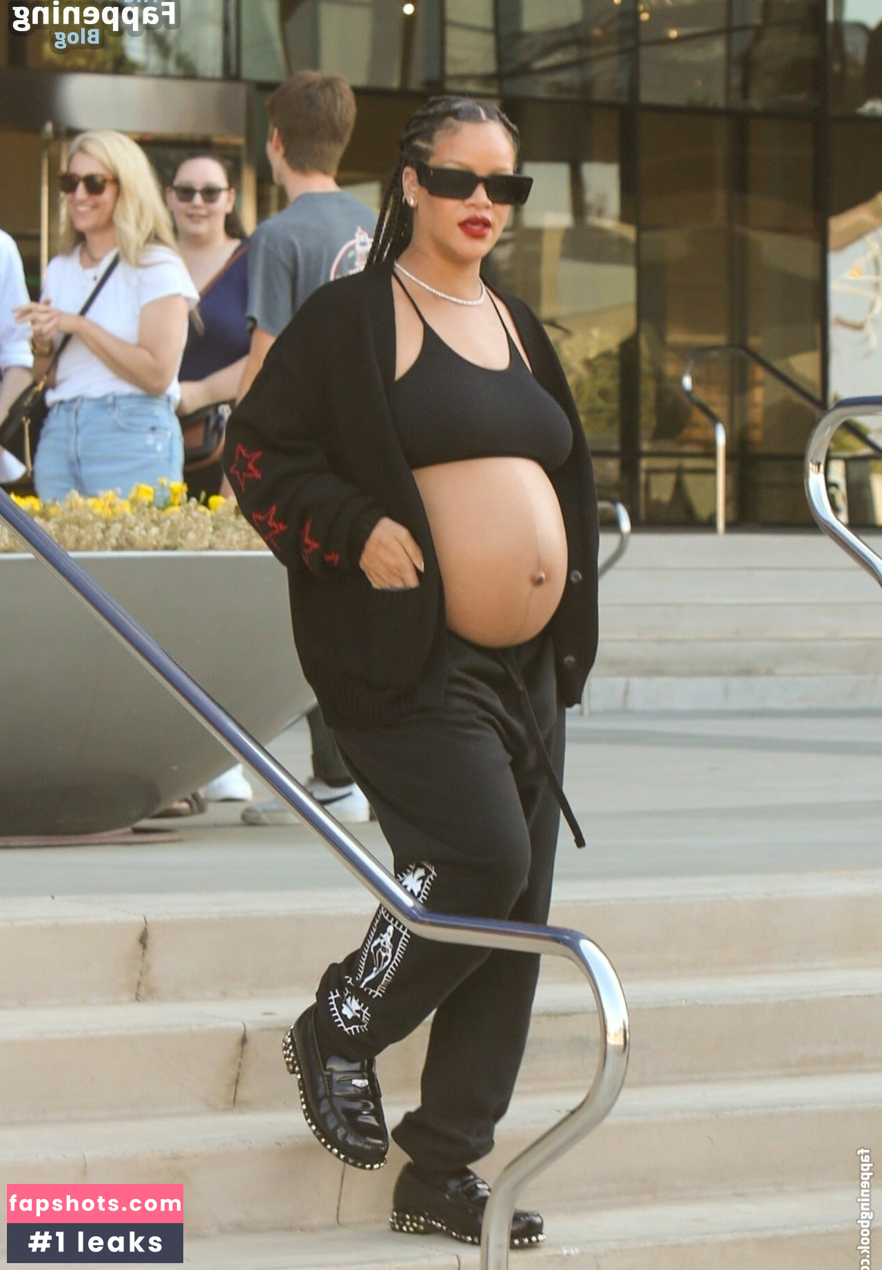 Rihanna gallery photo #1576