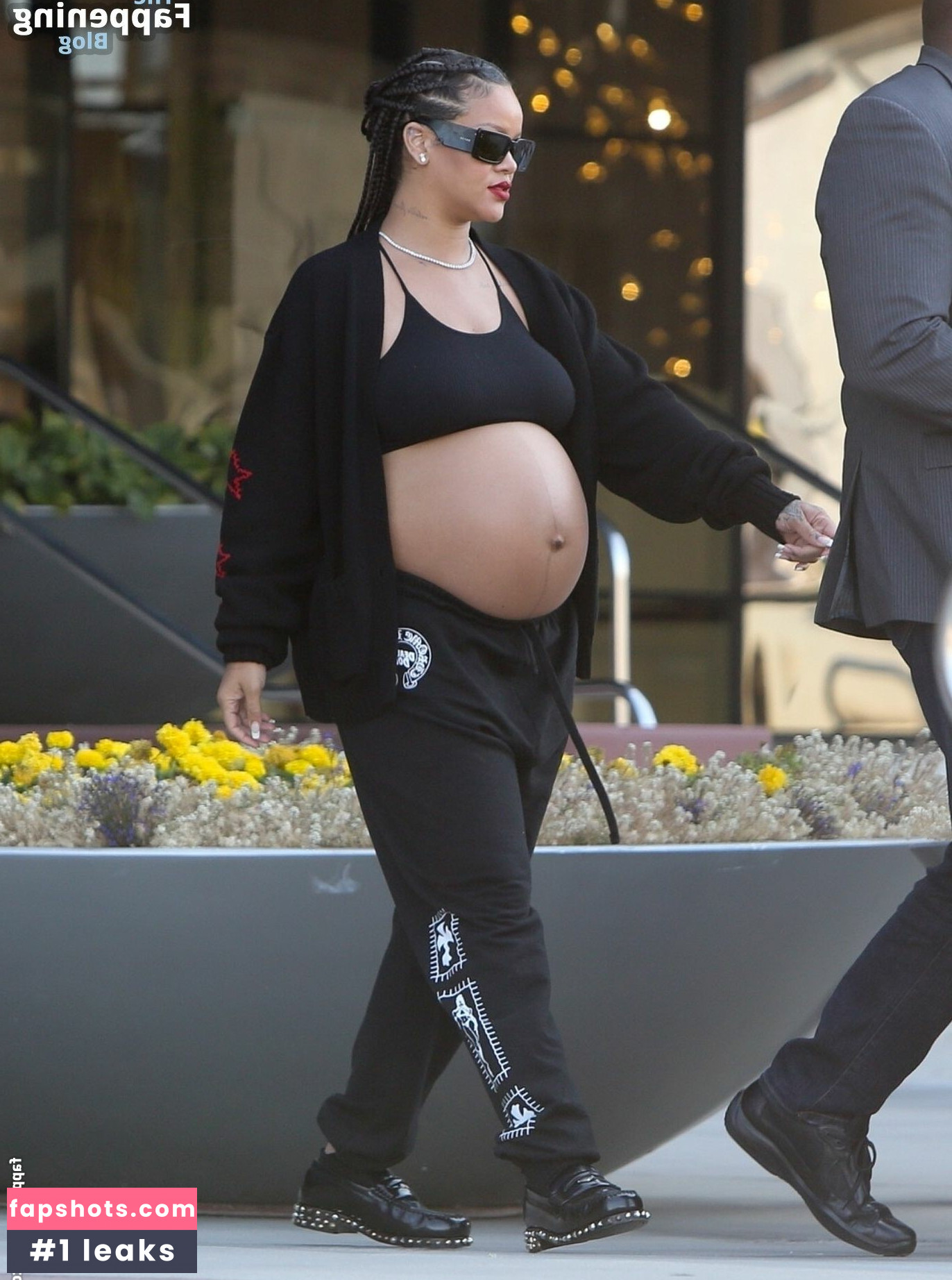 Rihanna gallery photo #1579