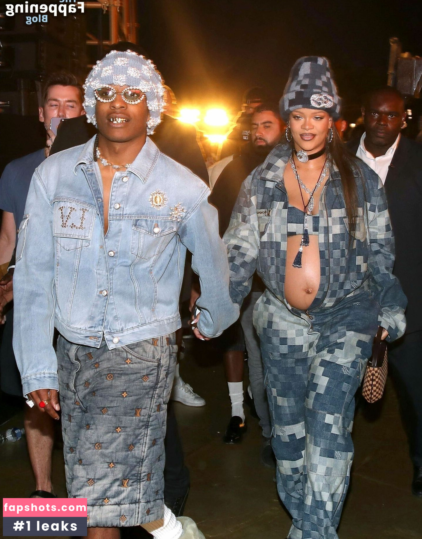 Rihanna gallery photo #1585