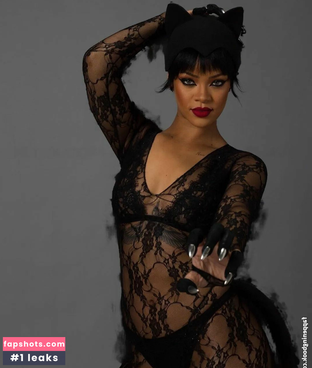 Rihanna gallery photo #1587