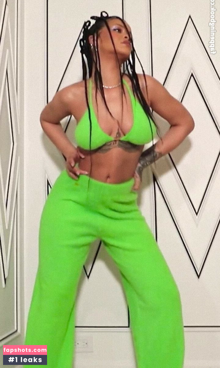 Rihanna gallery photo #1590