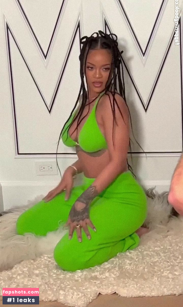 Rihanna gallery photo #1591