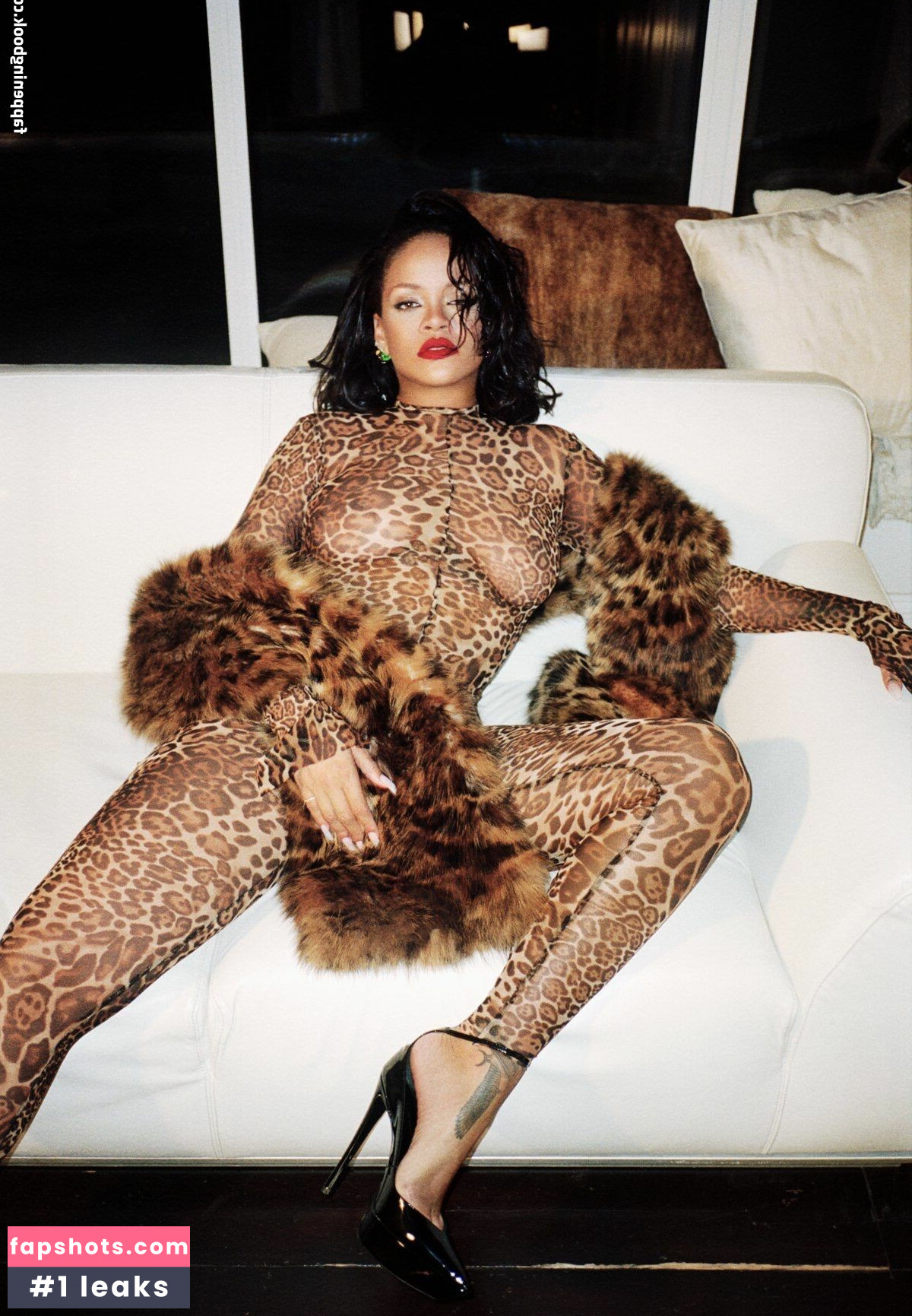 Rihanna gallery photo #1618