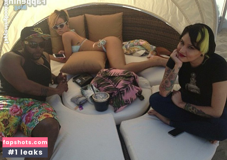 Rihanna gallery photo #1675